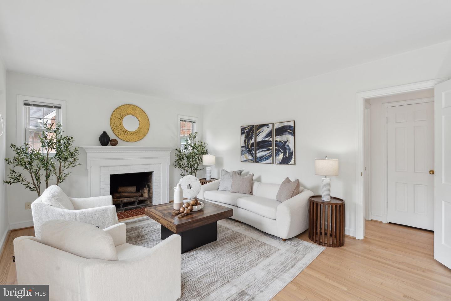 1725 OAKCREST DR, ALEXANDRIA, Virginia 22302, 3 Bedrooms Bedrooms, ,2 BathroomsBathrooms,Residential,For sale,1725 OAKCREST DR,VAAX2045412 MLS # VAAX2045412