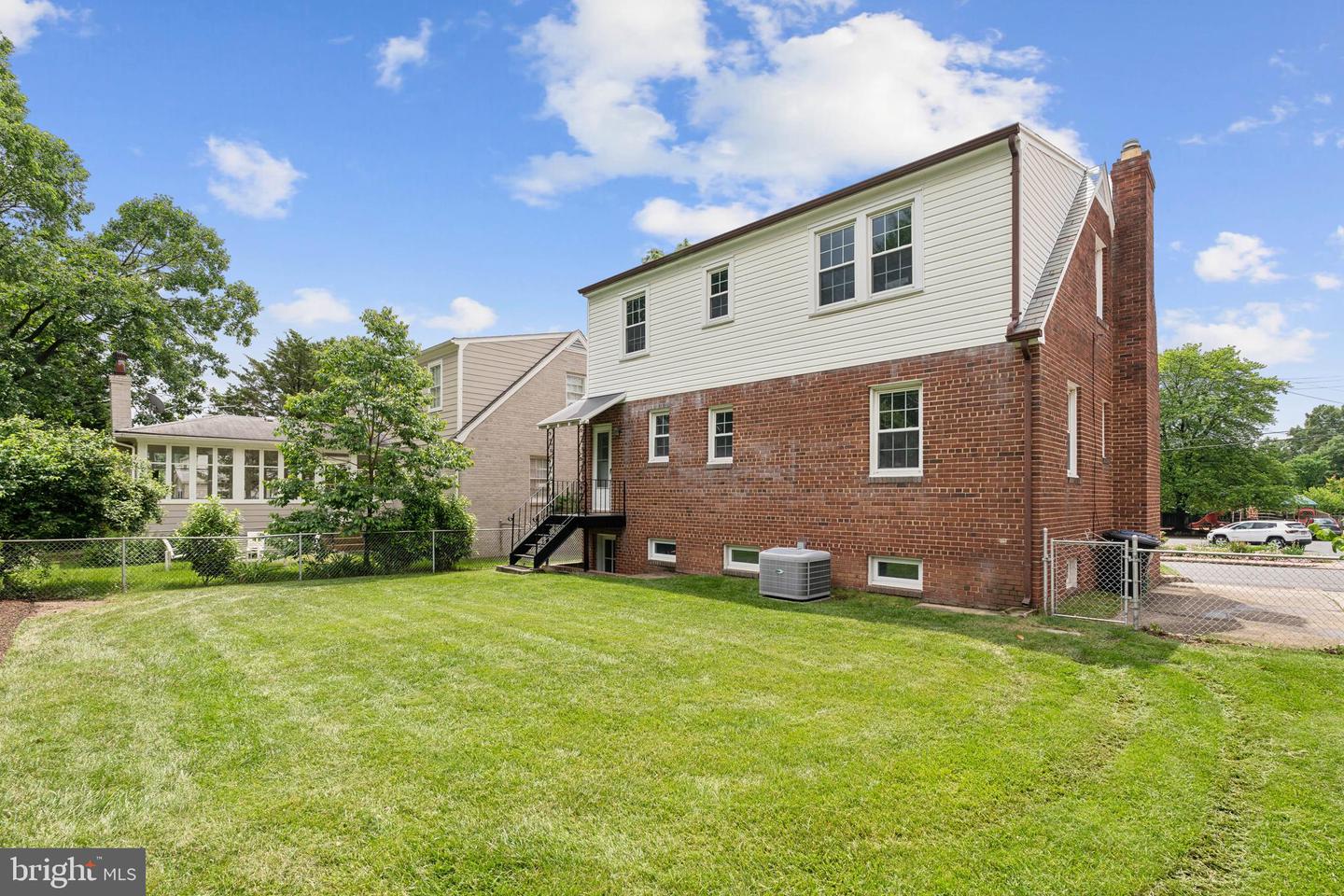 1725 OAKCREST DR, ALEXANDRIA, Virginia 22302, 3 Bedrooms Bedrooms, ,2 BathroomsBathrooms,Residential,For sale,1725 OAKCREST DR,VAAX2045412 MLS # VAAX2045412