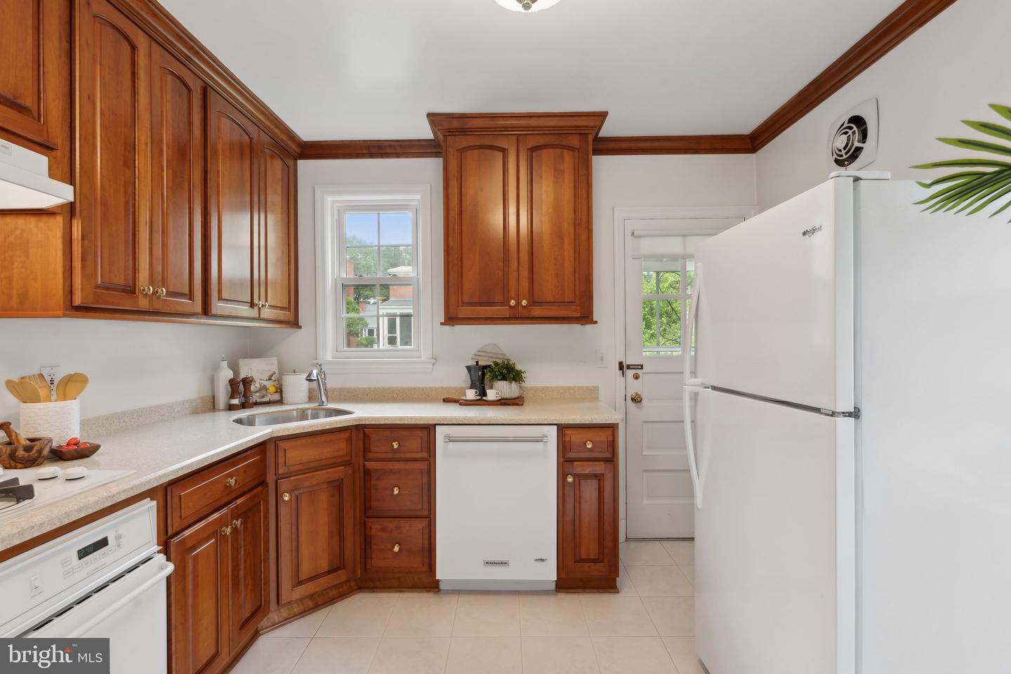 1725 OAKCREST DR, ALEXANDRIA, Virginia 22302, 3 Bedrooms Bedrooms, ,2 BathroomsBathrooms,Residential,For sale,1725 OAKCREST DR,VAAX2045412 MLS # VAAX2045412