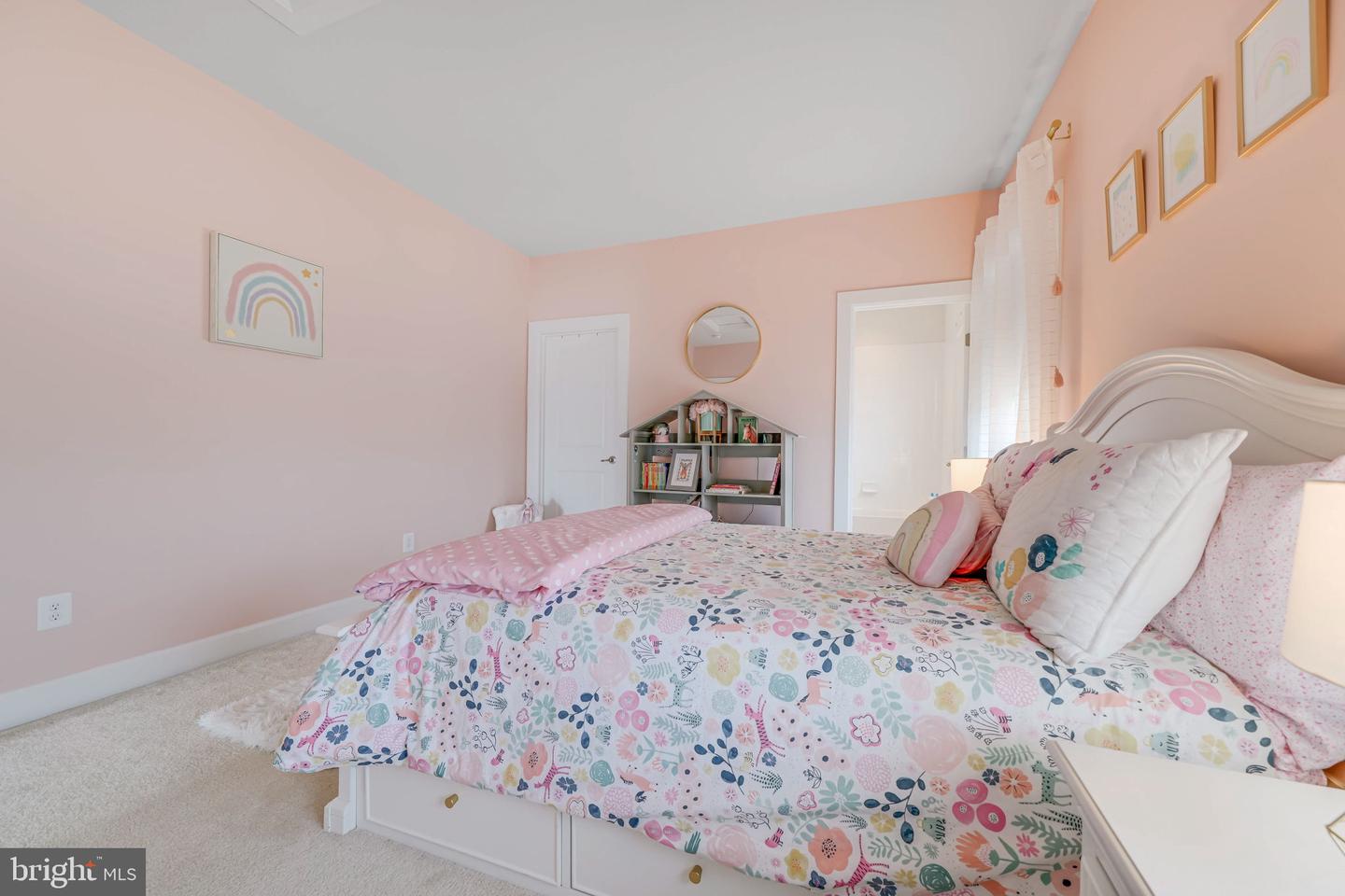 24378 VIRGINIA GOLD LN, ALDIE, Virginia 20105, 6 Bedrooms Bedrooms, ,6 BathroomsBathrooms,Residential,For sale,24378 VIRGINIA GOLD LN,VALO2096684 MLS # VALO2096684