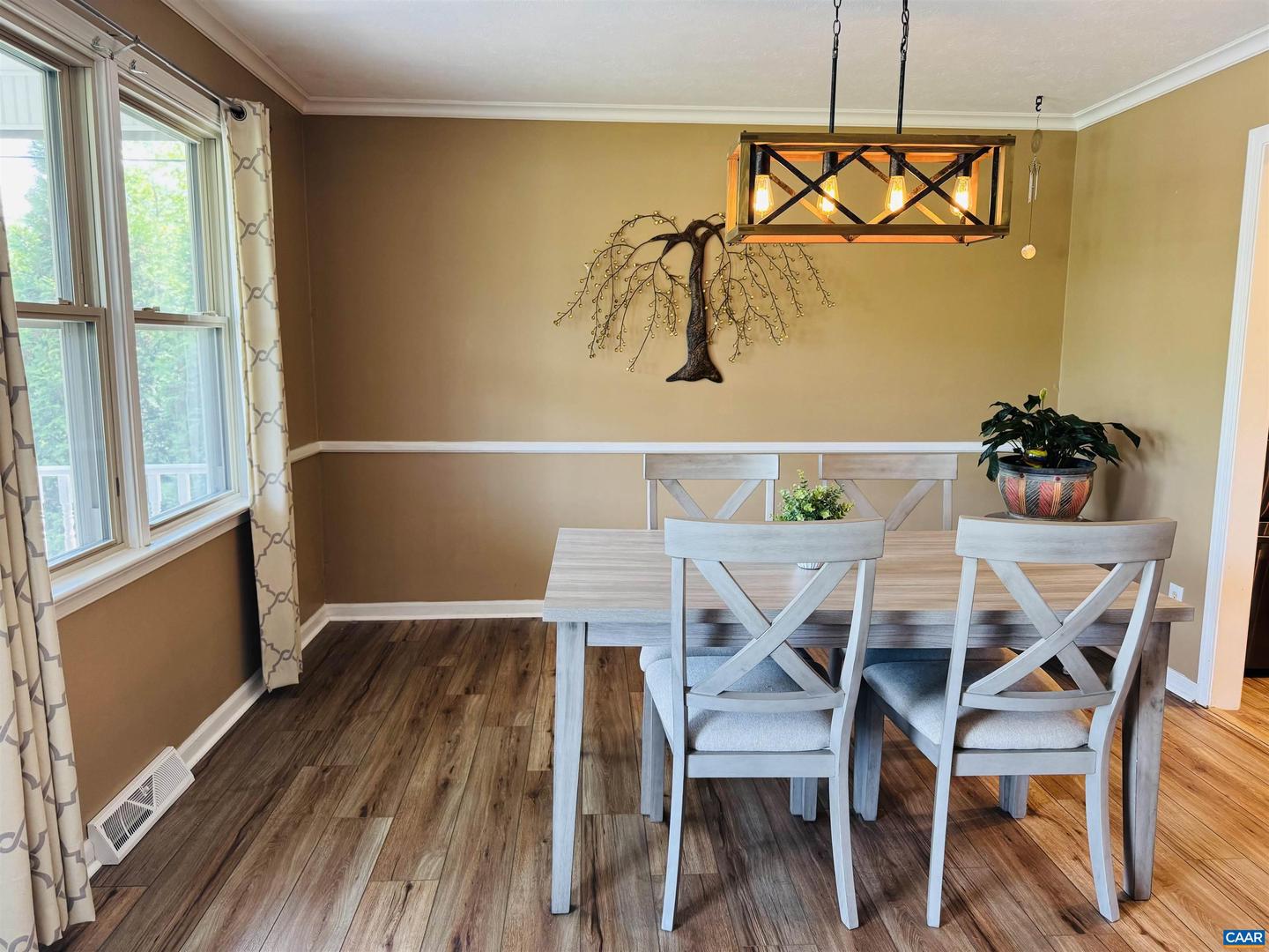 1595 BARTERBROOK RD, STAUNTON, Virginia 22401, 3 Bedrooms Bedrooms, ,2 BathroomsBathrooms,Residential,For sale,1595 BARTERBROOK RD,664624 MLS # 664624
