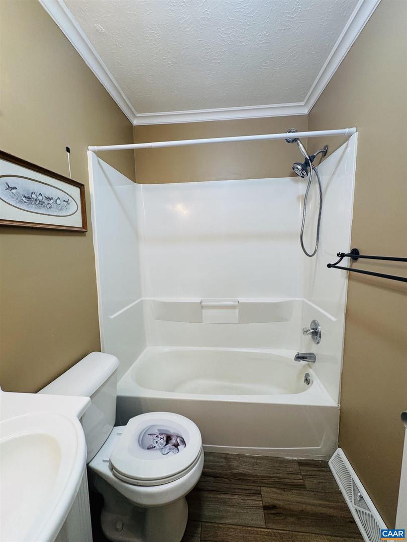 1595 BARTERBROOK RD, STAUNTON, Virginia 22401, 3 Bedrooms Bedrooms, ,2 BathroomsBathrooms,Residential,For sale,1595 BARTERBROOK RD,664624 MLS # 664624