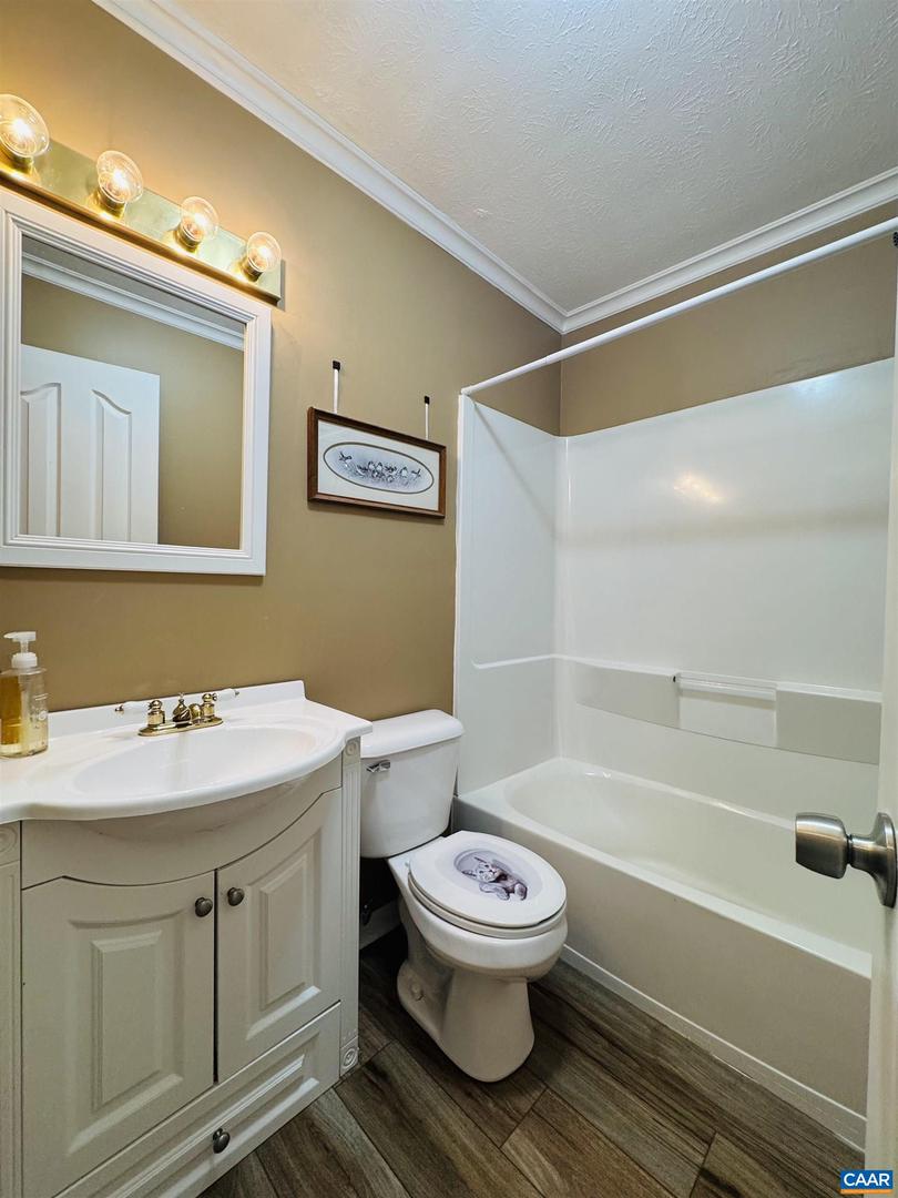 1595 BARTERBROOK RD, STAUNTON, Virginia 22401, 3 Bedrooms Bedrooms, ,2 BathroomsBathrooms,Residential,For sale,1595 BARTERBROOK RD,664624 MLS # 664624