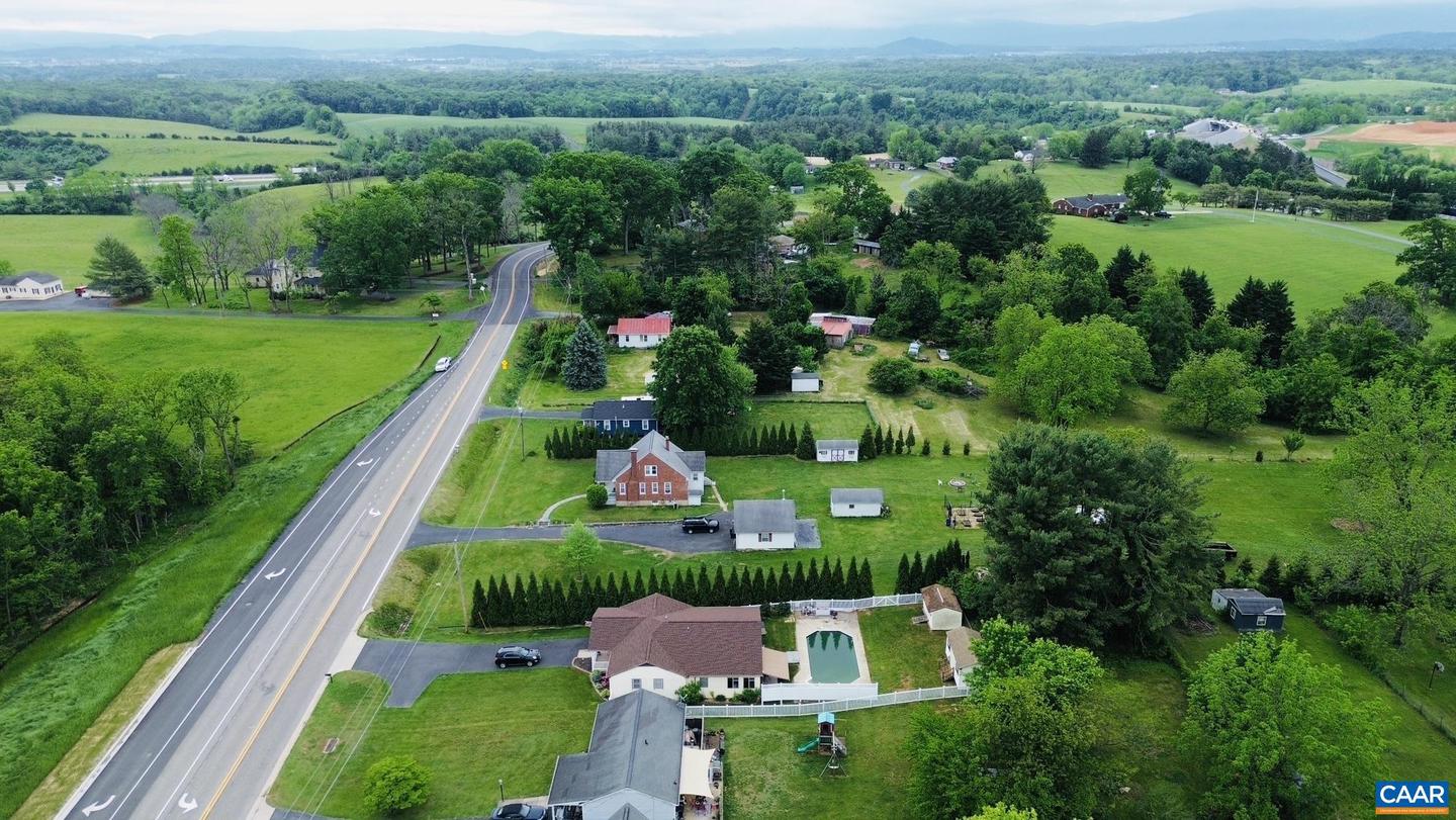 1595 BARTERBROOK RD, STAUNTON, Virginia 22401, 3 Bedrooms Bedrooms, ,2 BathroomsBathrooms,Residential,For sale,1595 BARTERBROOK RD,664624 MLS # 664624