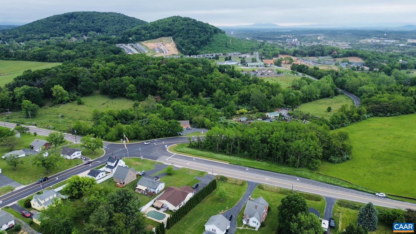 1595 BARTERBROOK RD, STAUNTON, Virginia 22401, 3 Bedrooms Bedrooms, ,2 BathroomsBathrooms,Residential,For sale,1595 BARTERBROOK RD,664624 MLS # 664624