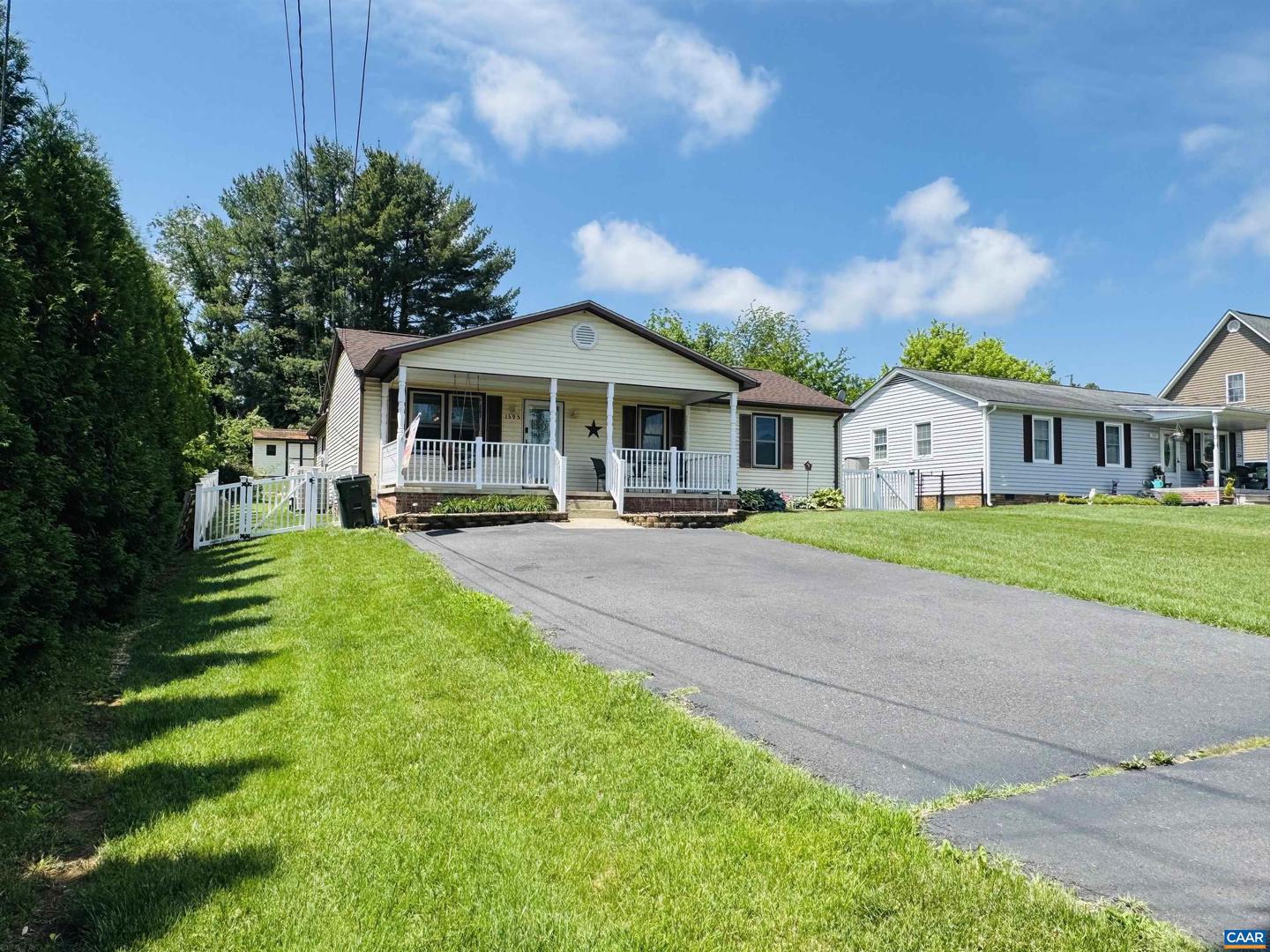 1595 BARTERBROOK RD, STAUNTON, Virginia 22401, 3 Bedrooms Bedrooms, ,2 BathroomsBathrooms,Residential,For sale,1595 BARTERBROOK RD,664624 MLS # 664624
