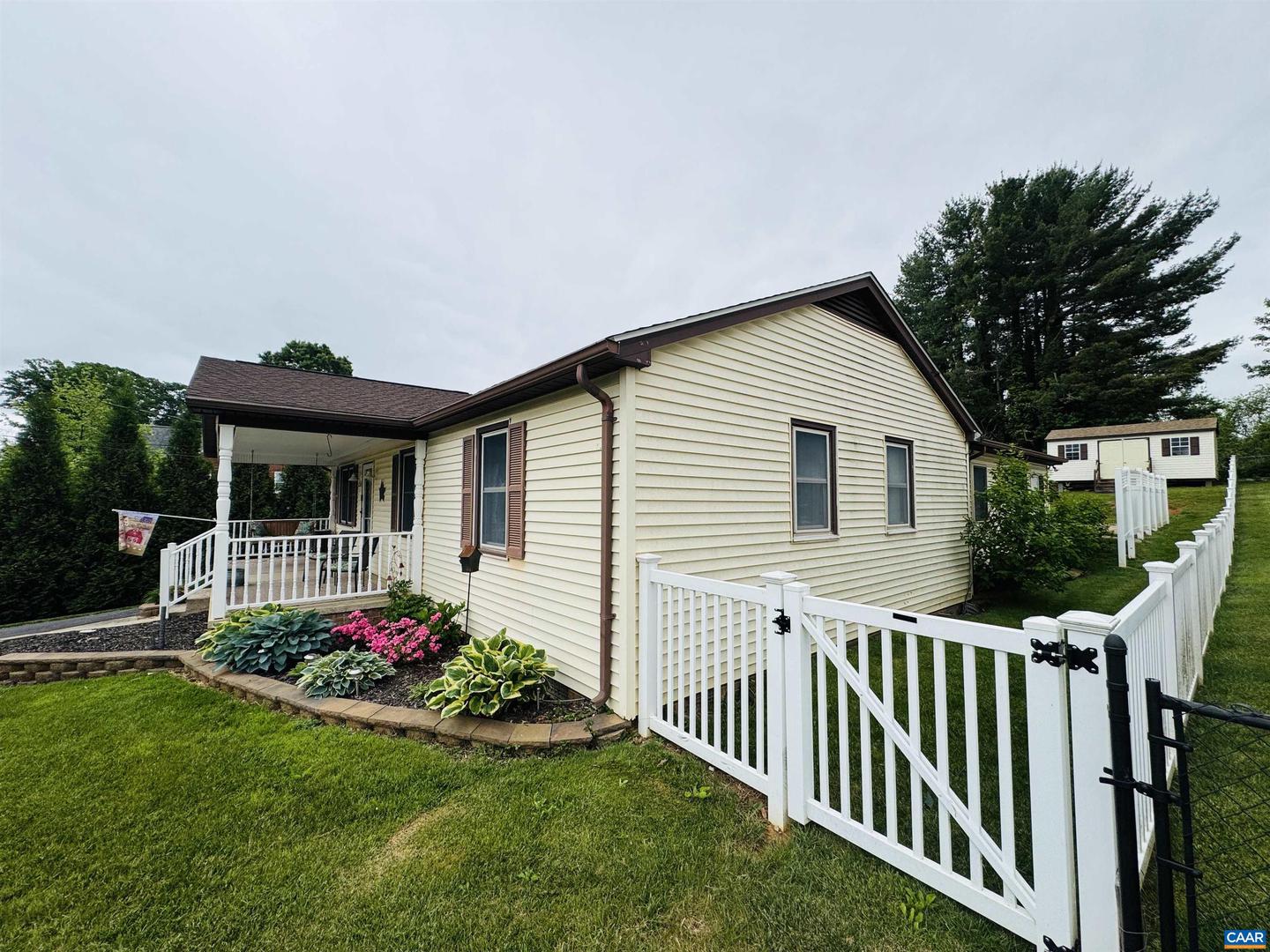 1595 BARTERBROOK RD, STAUNTON, Virginia 22401, 3 Bedrooms Bedrooms, ,2 BathroomsBathrooms,Residential,For sale,1595 BARTERBROOK RD,664624 MLS # 664624