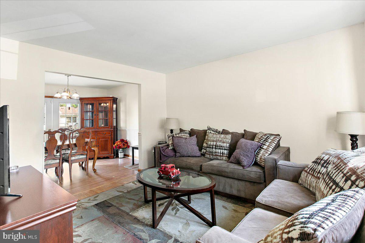 2919 LEXINGTON CT, WOODBRIDGE, Virginia 22192, 4 Bedrooms Bedrooms, ,1 BathroomBathrooms,Residential,For sale,2919 LEXINGTON CT,VAPW2094850 MLS # VAPW2094850