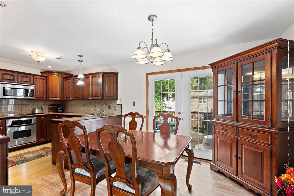 2919 LEXINGTON CT, WOODBRIDGE, Virginia 22192, 4 Bedrooms Bedrooms, ,1 BathroomBathrooms,Residential,For sale,2919 LEXINGTON CT,VAPW2094850 MLS # VAPW2094850