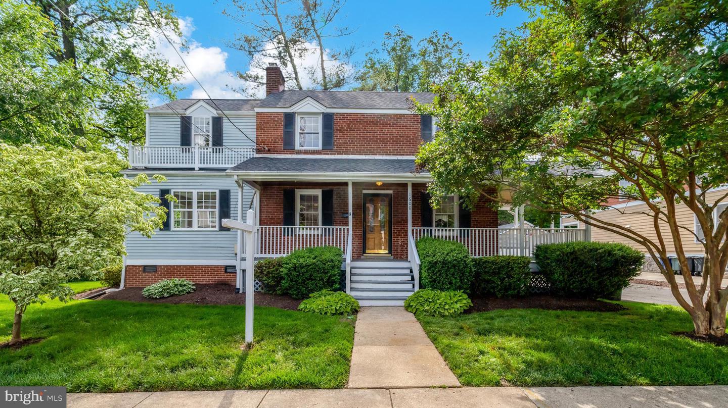 1600 N TAYLOR ST, ARLINGTON, Virginia 22207, 4 Bedrooms Bedrooms, ,3 BathroomsBathrooms,Residential,For sale,1600 N TAYLOR ST,VAAR2054654 MLS # VAAR2054654