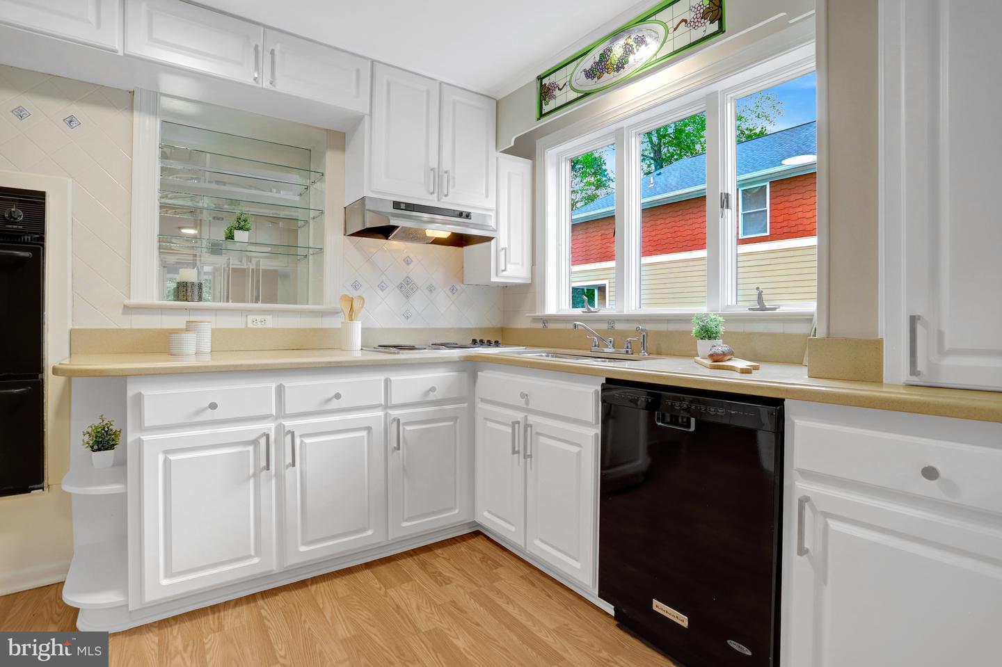 1600 N TAYLOR ST, ARLINGTON, Virginia 22207, 4 Bedrooms Bedrooms, ,3 BathroomsBathrooms,Residential,For sale,1600 N TAYLOR ST,VAAR2054654 MLS # VAAR2054654