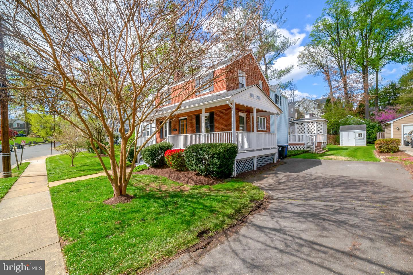 1600 N TAYLOR ST, ARLINGTON, Virginia 22207, 4 Bedrooms Bedrooms, ,3 BathroomsBathrooms,Residential,For sale,1600 N TAYLOR ST,VAAR2054654 MLS # VAAR2054654