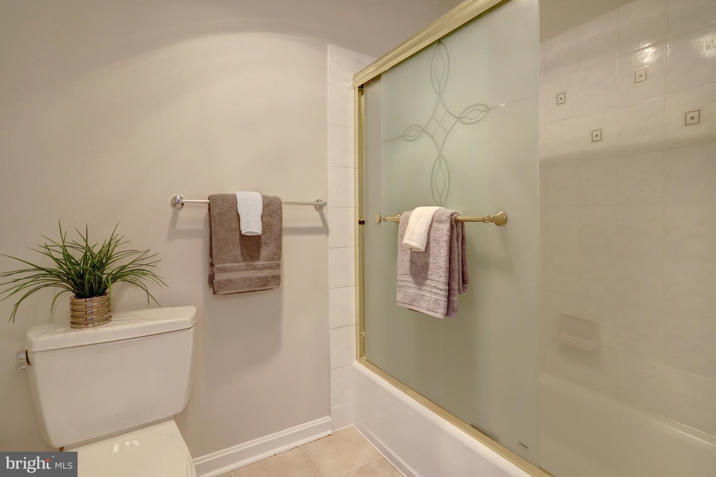 1600 N TAYLOR ST, ARLINGTON, Virginia 22207, 4 Bedrooms Bedrooms, ,3 BathroomsBathrooms,Residential,For sale,1600 N TAYLOR ST,VAAR2054654 MLS # VAAR2054654