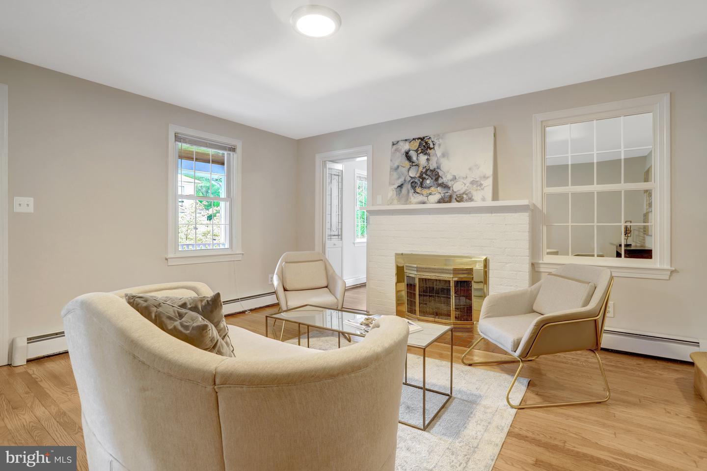 1600 N TAYLOR ST, ARLINGTON, Virginia 22207, 4 Bedrooms Bedrooms, ,3 BathroomsBathrooms,Residential,For sale,1600 N TAYLOR ST,VAAR2054654 MLS # VAAR2054654