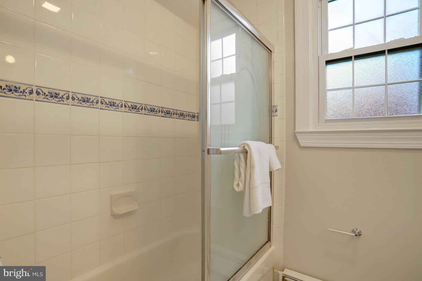 1600 N TAYLOR ST, ARLINGTON, Virginia 22207, 4 Bedrooms Bedrooms, ,3 BathroomsBathrooms,Residential,For sale,1600 N TAYLOR ST,VAAR2054654 MLS # VAAR2054654
