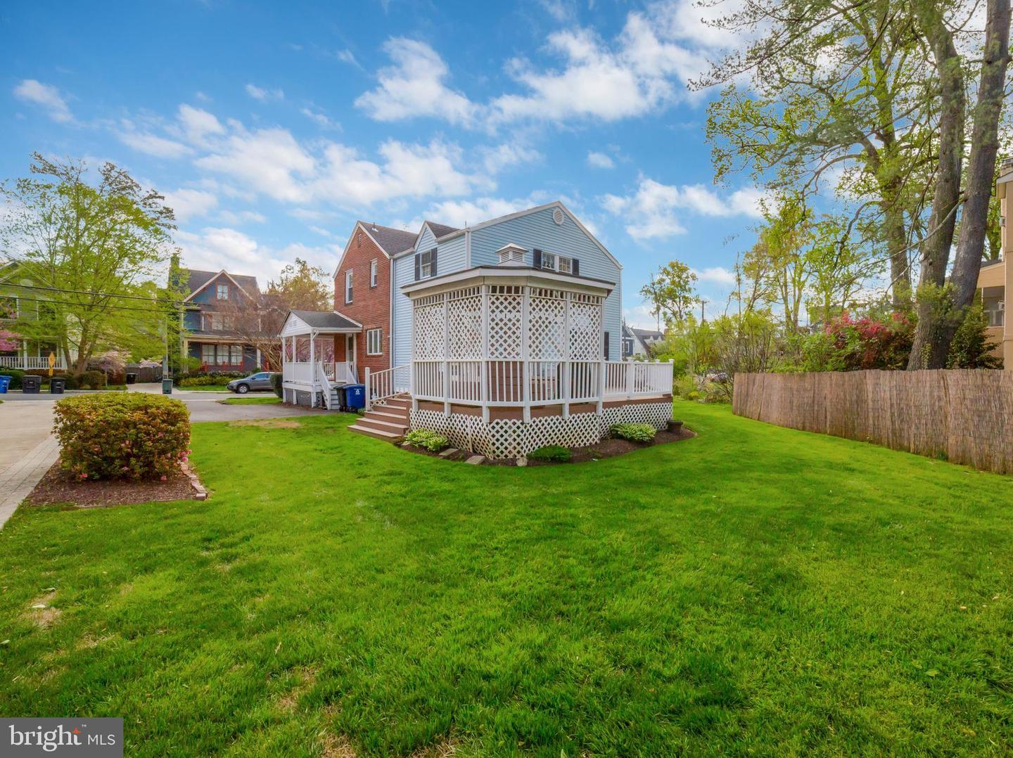 1600 N TAYLOR ST, ARLINGTON, Virginia 22207, 4 Bedrooms Bedrooms, ,3 BathroomsBathrooms,Residential,For sale,1600 N TAYLOR ST,VAAR2054654 MLS # VAAR2054654