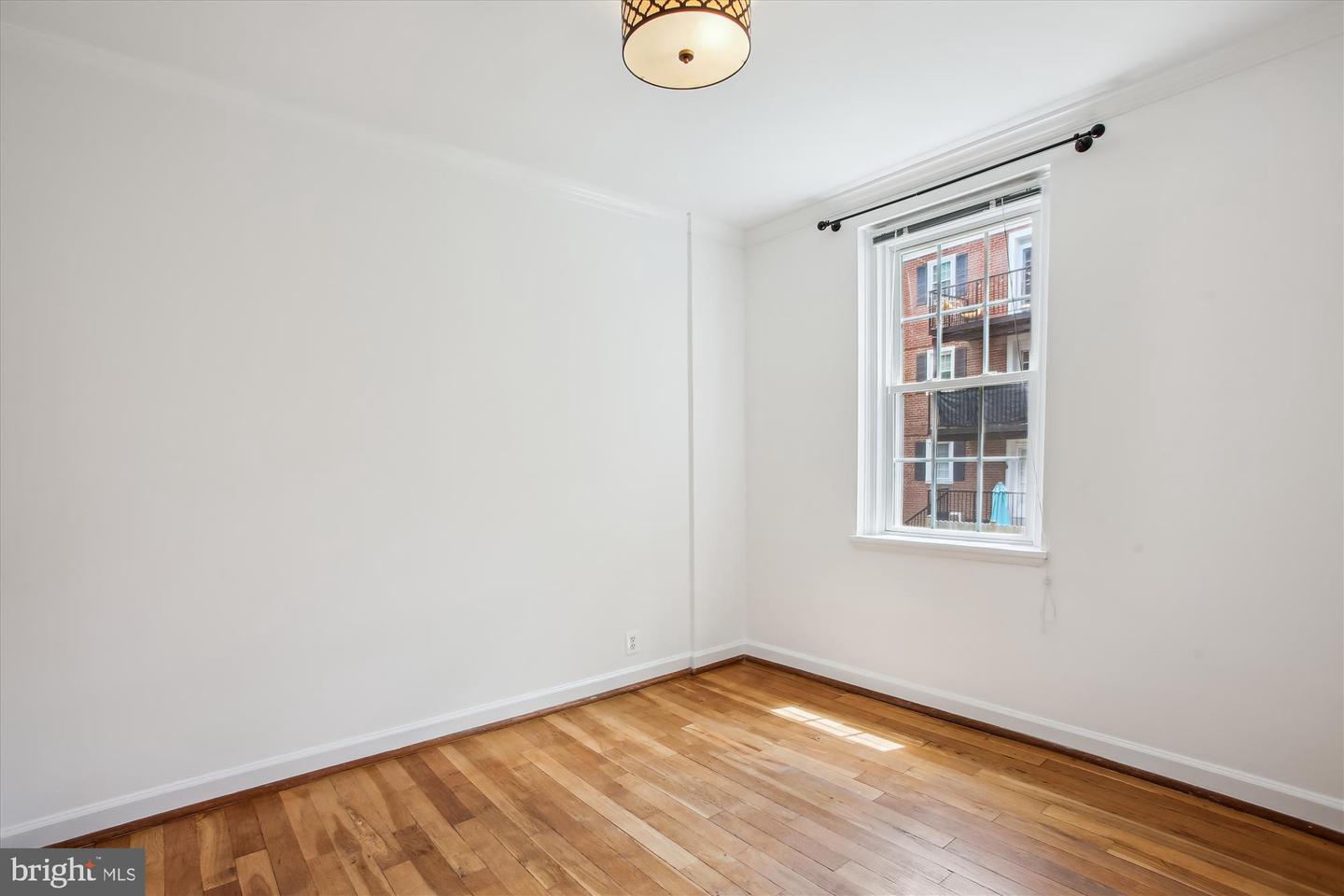 2858 S ABINGDON ST, ARLINGTON, Virginia 22206, 2 Bedrooms Bedrooms, ,2 BathroomsBathrooms,Residential,For sale,2858 S ABINGDON ST,VAAR2054826 MLS # VAAR2054826