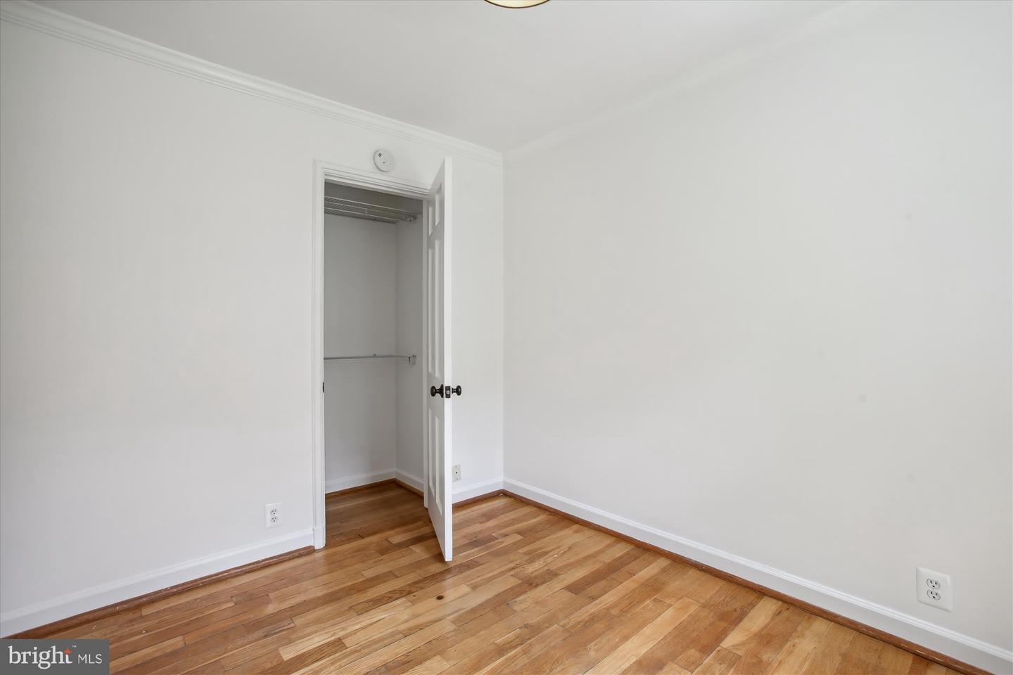 2858 S ABINGDON ST, ARLINGTON, Virginia 22206, 2 Bedrooms Bedrooms, ,2 BathroomsBathrooms,Residential,For sale,2858 S ABINGDON ST,VAAR2054826 MLS # VAAR2054826