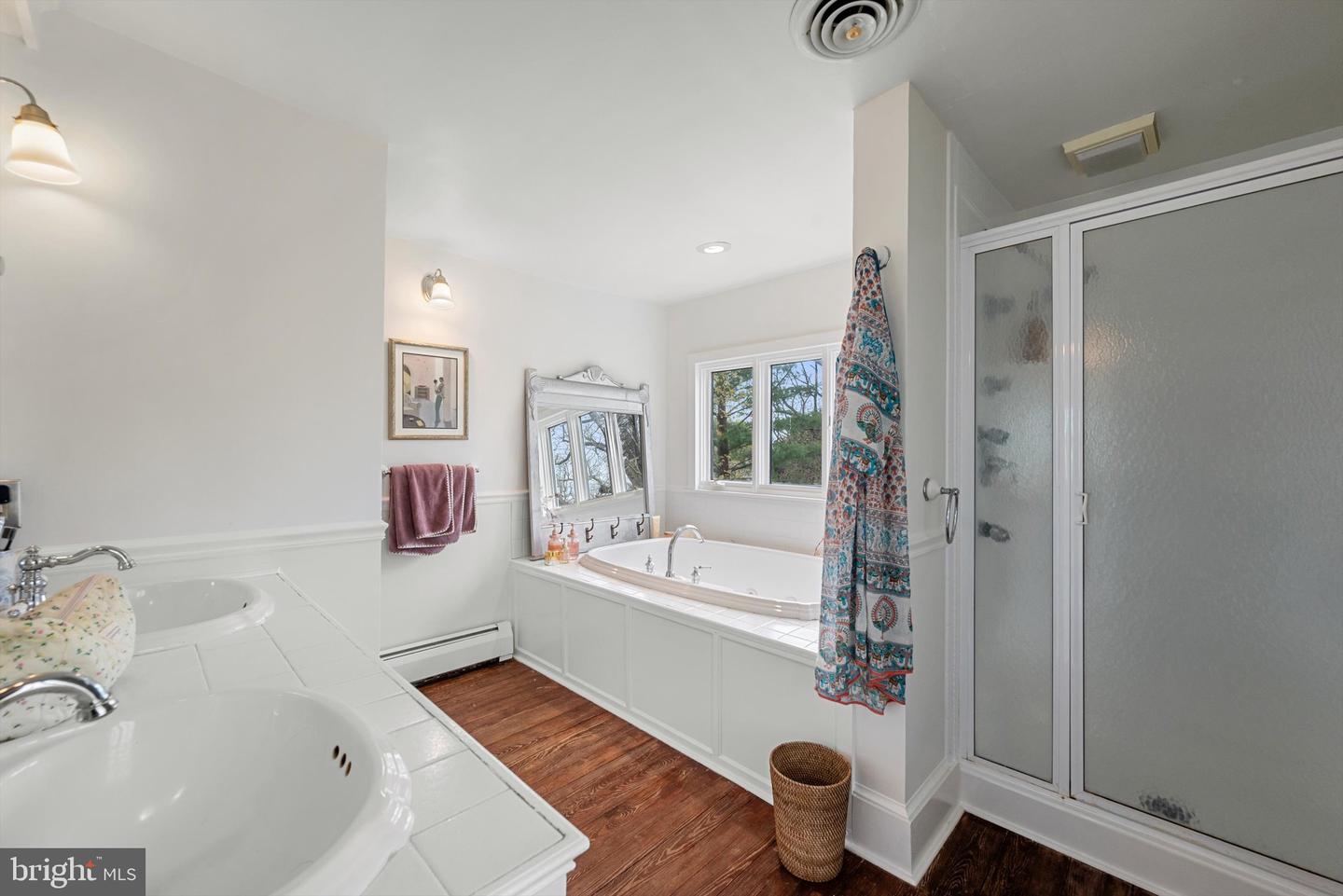 19 E LOUDOUN ST, ROUND HILL, Virginia 20141, 4 Bedrooms Bedrooms, ,3 BathroomsBathrooms,Residential,For sale,19 E LOUDOUN ST,VALO2093080 MLS # VALO2093080