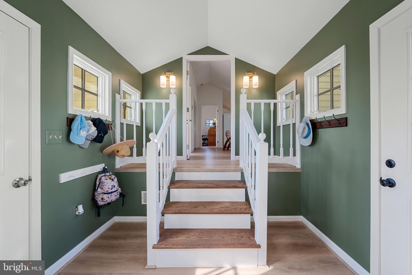 19 E LOUDOUN ST, ROUND HILL, Virginia 20141, 4 Bedrooms Bedrooms, ,3 BathroomsBathrooms,Residential,For sale,19 E LOUDOUN ST,VALO2093080 MLS # VALO2093080