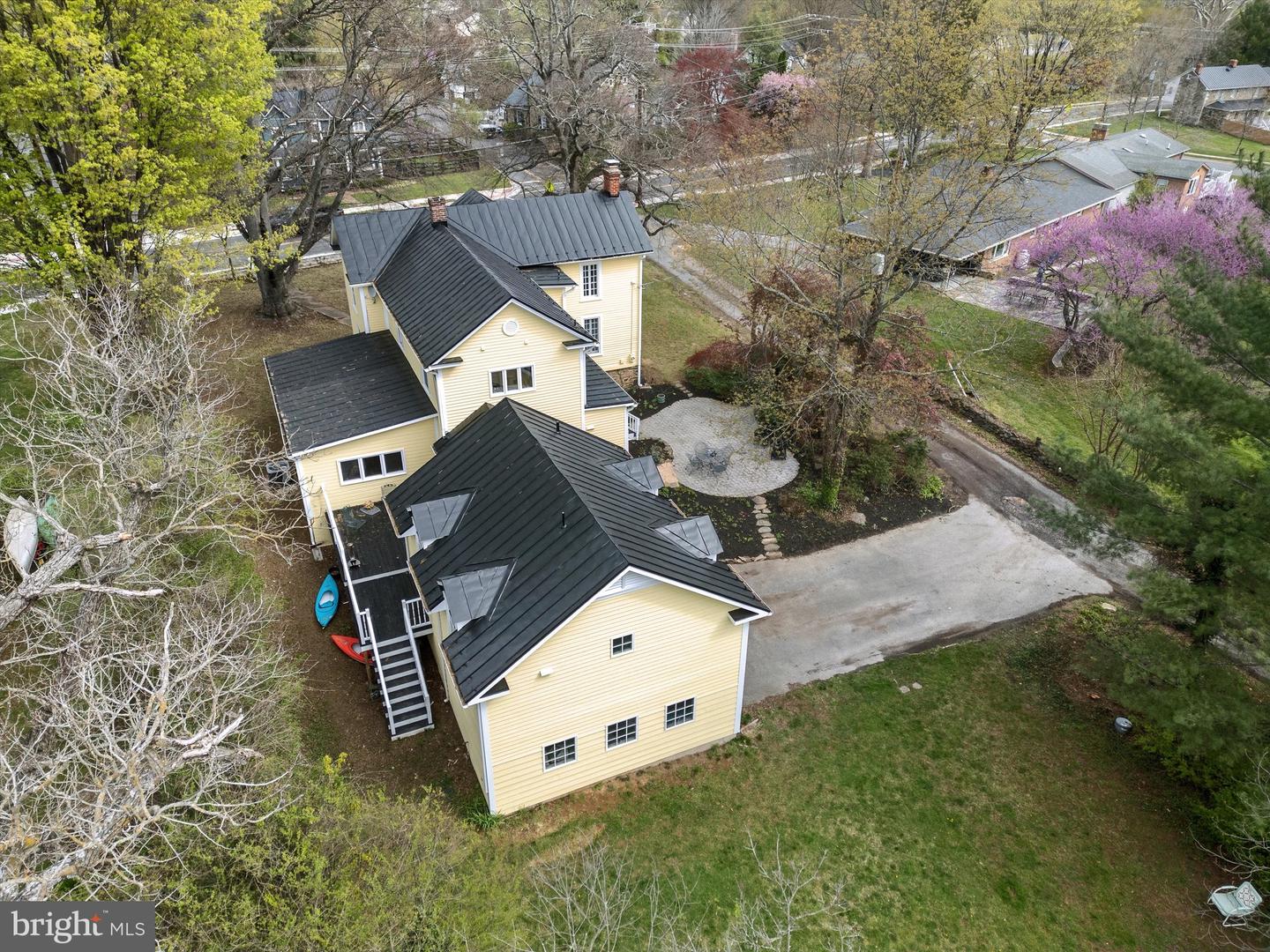 19 E LOUDOUN ST, ROUND HILL, Virginia 20141, 4 Bedrooms Bedrooms, ,3 BathroomsBathrooms,Residential,For sale,19 E LOUDOUN ST,VALO2093080 MLS # VALO2093080