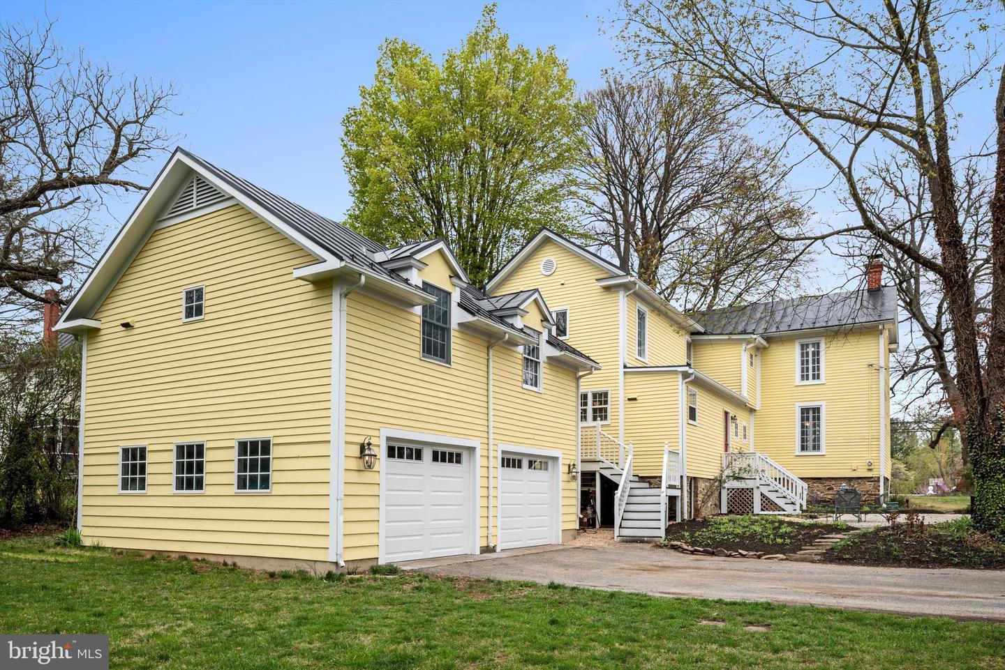 19 E LOUDOUN ST, ROUND HILL, Virginia 20141, 4 Bedrooms Bedrooms, ,3 BathroomsBathrooms,Residential,For sale,19 E LOUDOUN ST,VALO2093080 MLS # VALO2093080