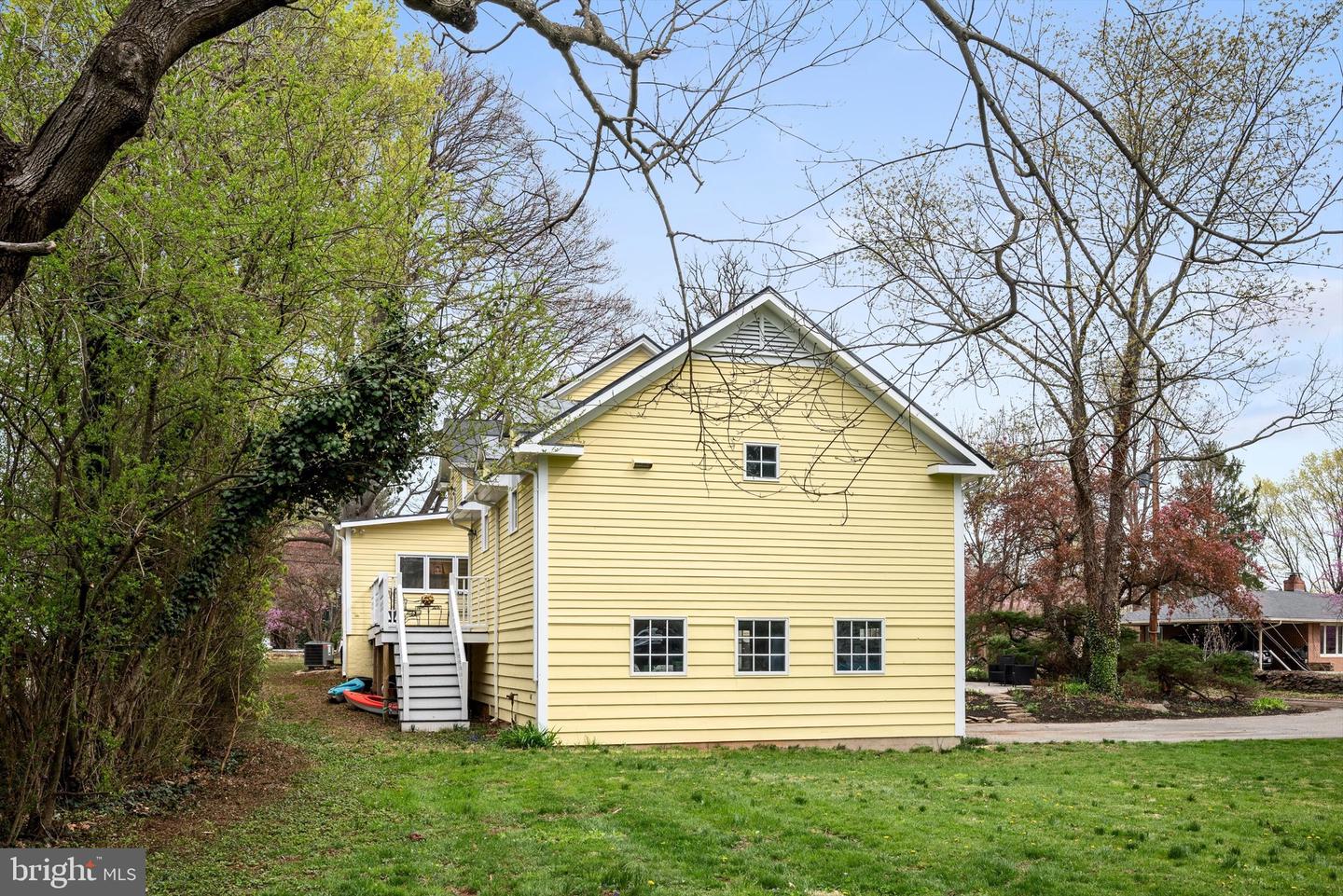 19 E LOUDOUN ST, ROUND HILL, Virginia 20141, 4 Bedrooms Bedrooms, ,3 BathroomsBathrooms,Residential,For sale,19 E LOUDOUN ST,VALO2093080 MLS # VALO2093080
