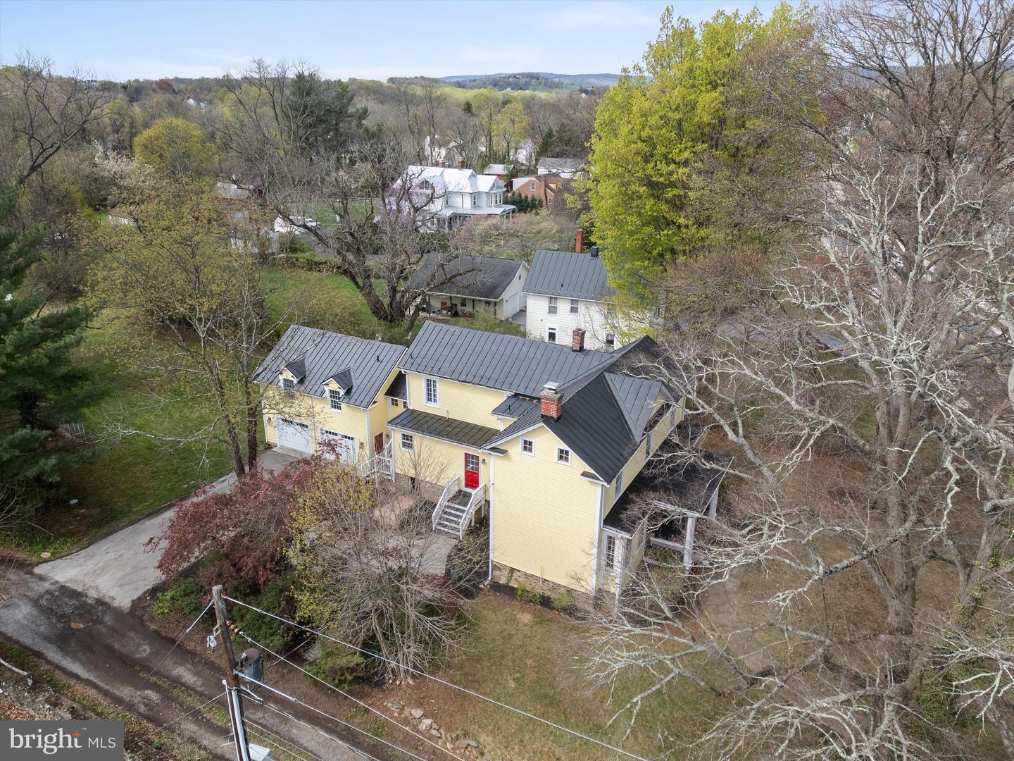 19 E LOUDOUN ST, ROUND HILL, Virginia 20141, 4 Bedrooms Bedrooms, ,3 BathroomsBathrooms,Residential,For sale,19 E LOUDOUN ST,VALO2093080 MLS # VALO2093080