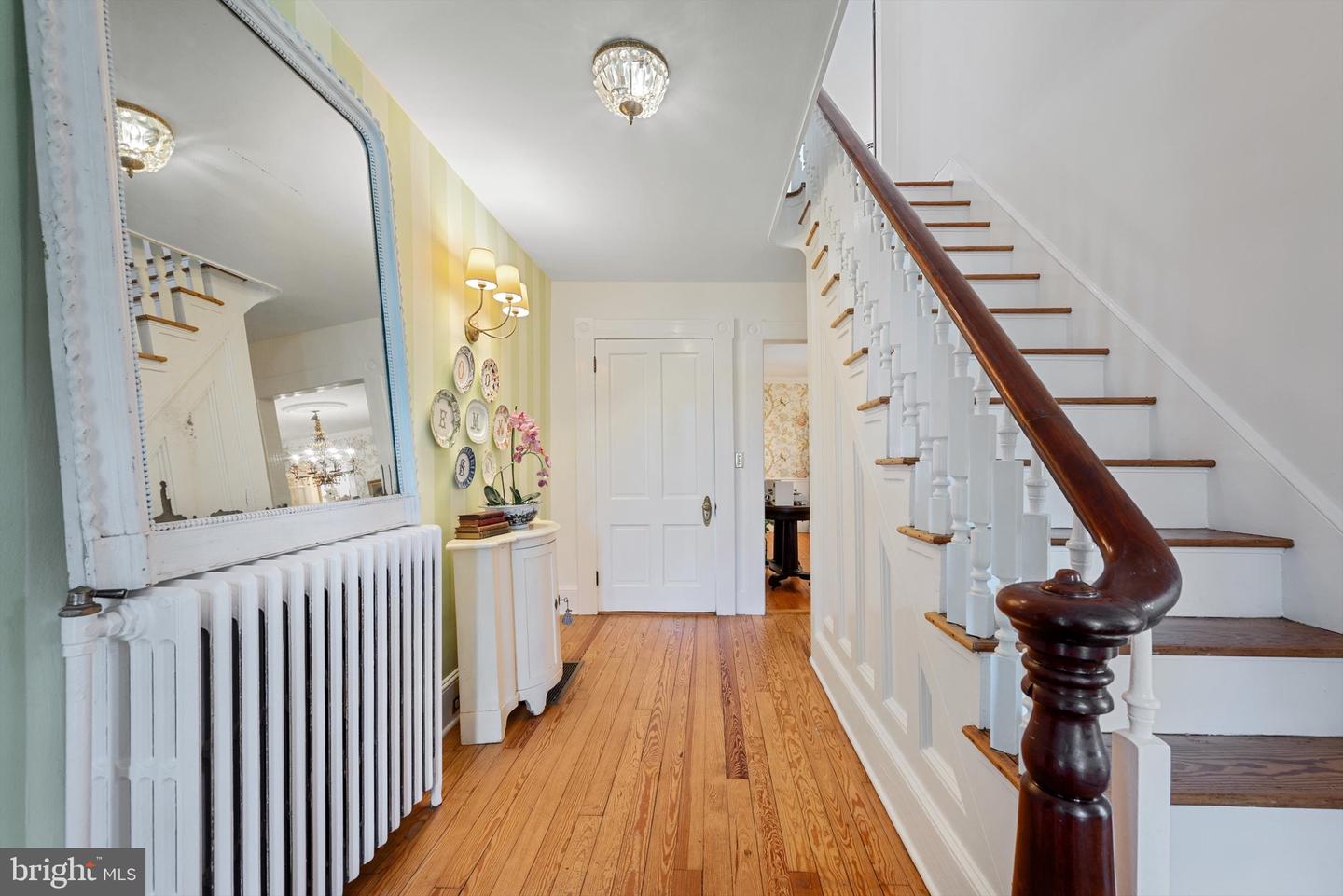 19 E LOUDOUN ST, ROUND HILL, Virginia 20141, 4 Bedrooms Bedrooms, ,3 BathroomsBathrooms,Residential,For sale,19 E LOUDOUN ST,VALO2093080 MLS # VALO2093080