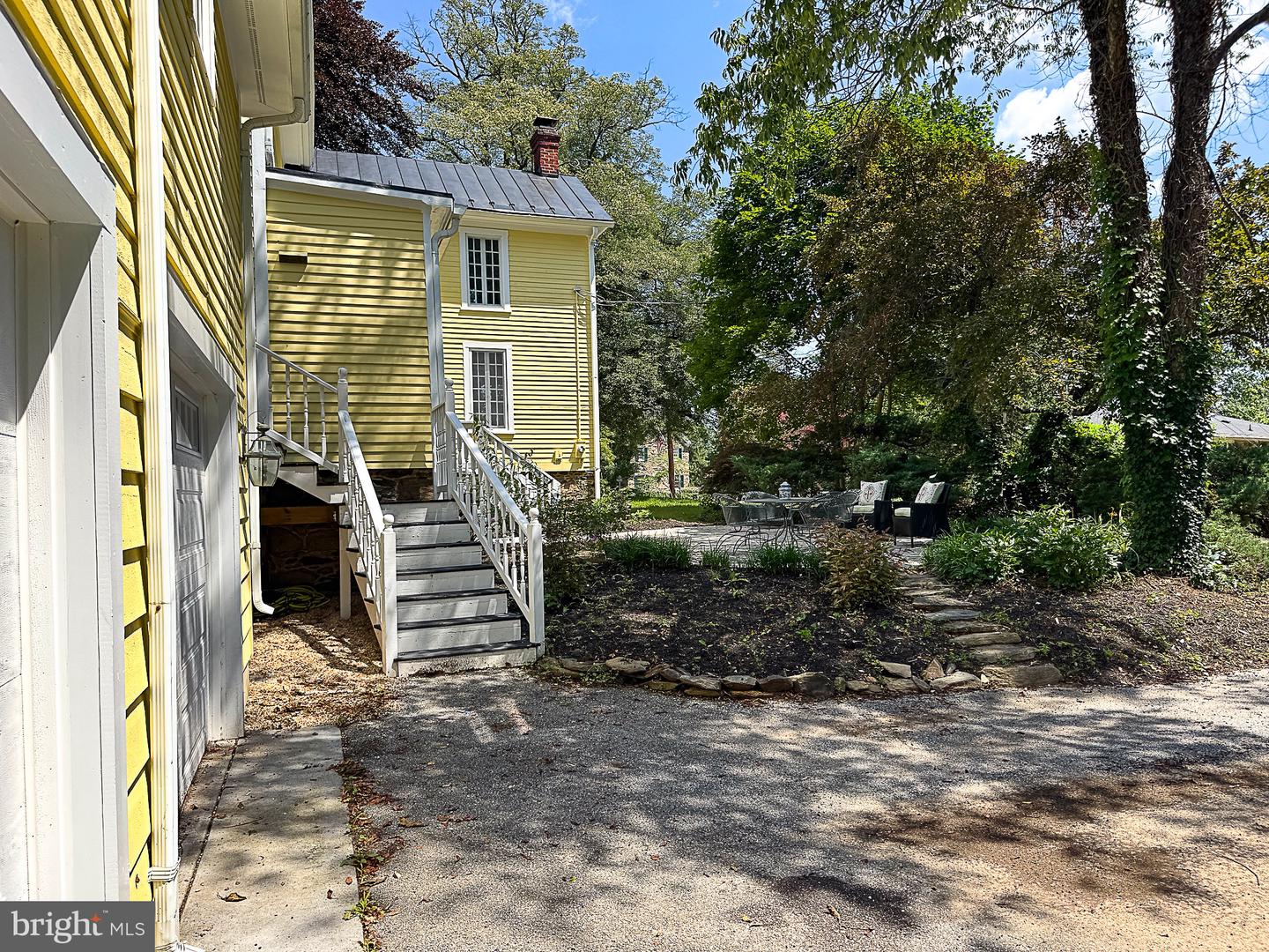 19 E LOUDOUN ST, ROUND HILL, Virginia 20141, 4 Bedrooms Bedrooms, ,3 BathroomsBathrooms,Residential,For sale,19 E LOUDOUN ST,VALO2093080 MLS # VALO2093080