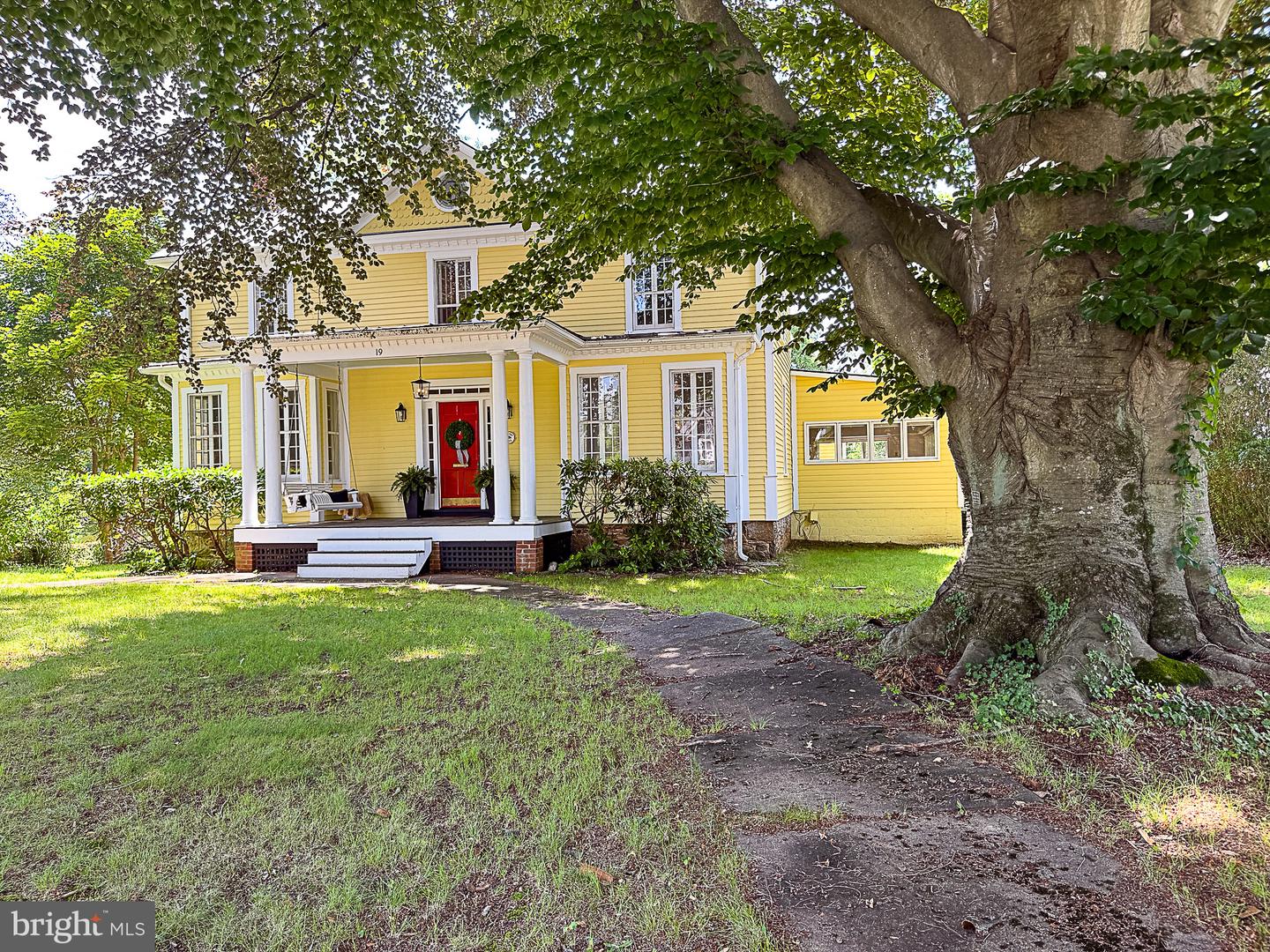 19 E LOUDOUN ST, ROUND HILL, Virginia 20141, 4 Bedrooms Bedrooms, ,3 BathroomsBathrooms,Residential,For sale,19 E LOUDOUN ST,VALO2093080 MLS # VALO2093080