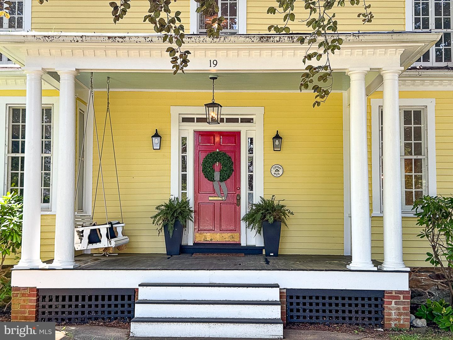 19 E LOUDOUN ST, ROUND HILL, Virginia 20141, 4 Bedrooms Bedrooms, ,3 BathroomsBathrooms,Residential,For sale,19 E LOUDOUN ST,VALO2093080 MLS # VALO2093080