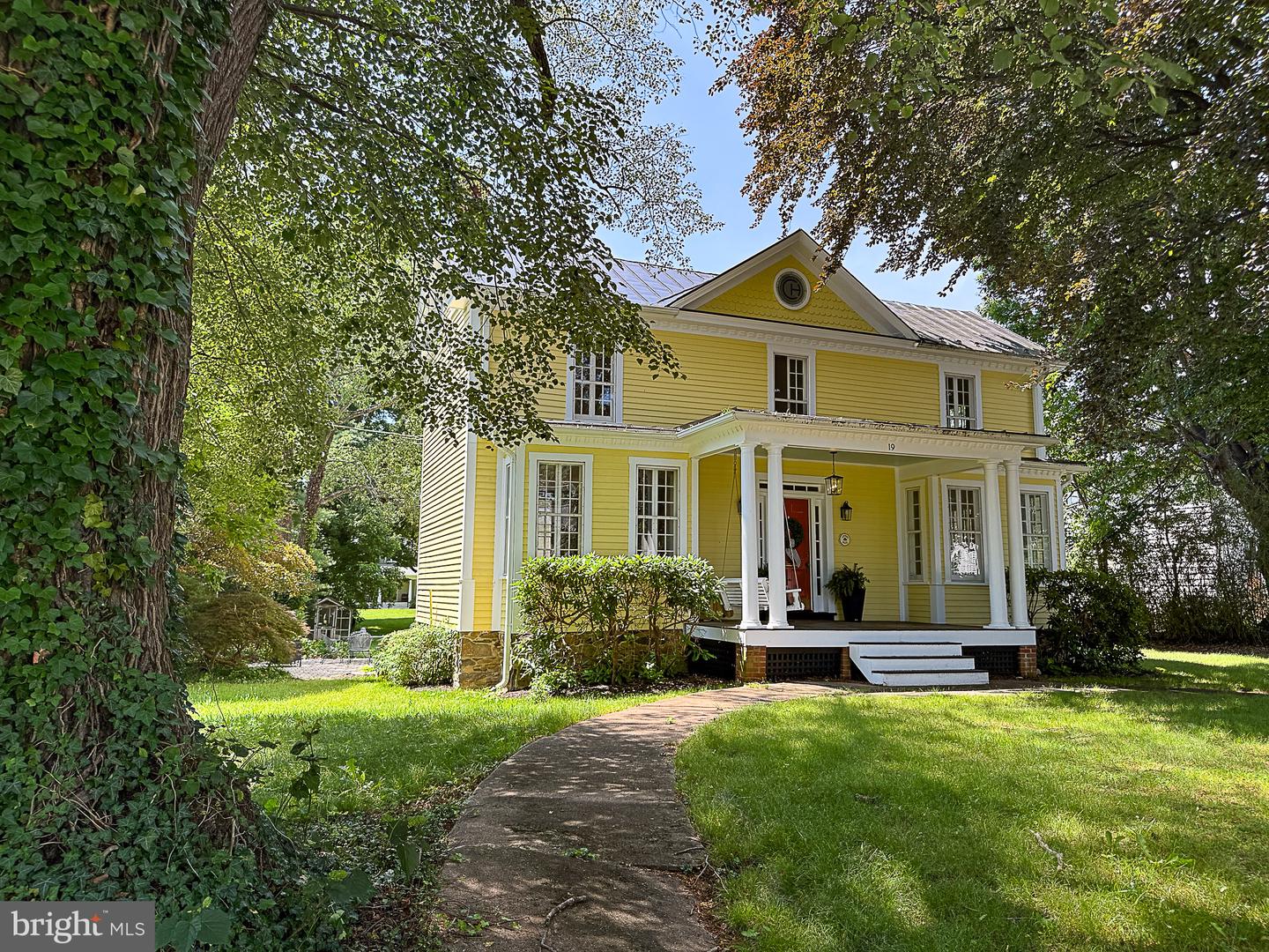 19 E LOUDOUN ST, ROUND HILL, Virginia 20141, 4 Bedrooms Bedrooms, ,3 BathroomsBathrooms,Residential,For sale,19 E LOUDOUN ST,VALO2093080 MLS # VALO2093080