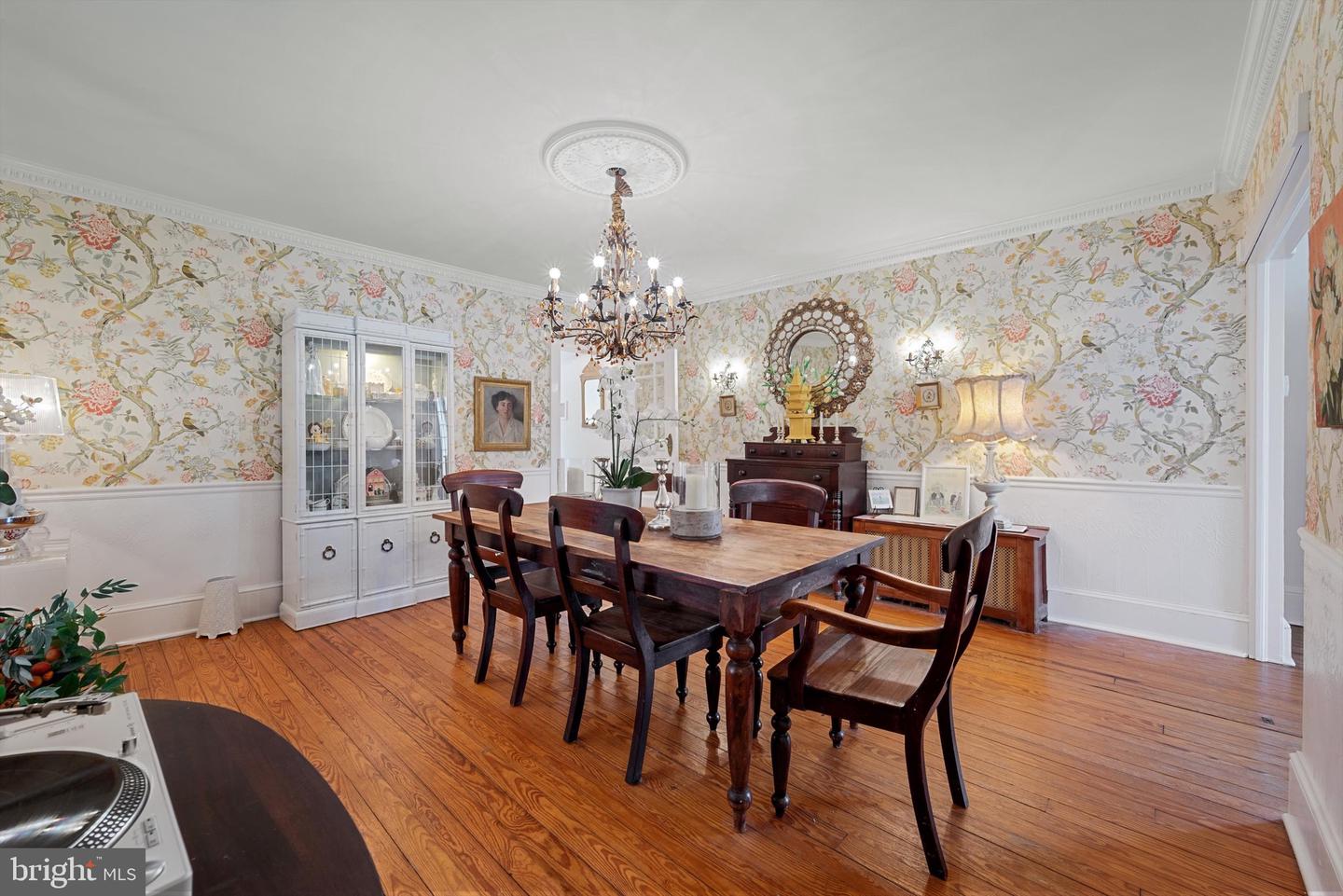 19 E LOUDOUN ST, ROUND HILL, Virginia 20141, 4 Bedrooms Bedrooms, ,3 BathroomsBathrooms,Residential,For sale,19 E LOUDOUN ST,VALO2093080 MLS # VALO2093080