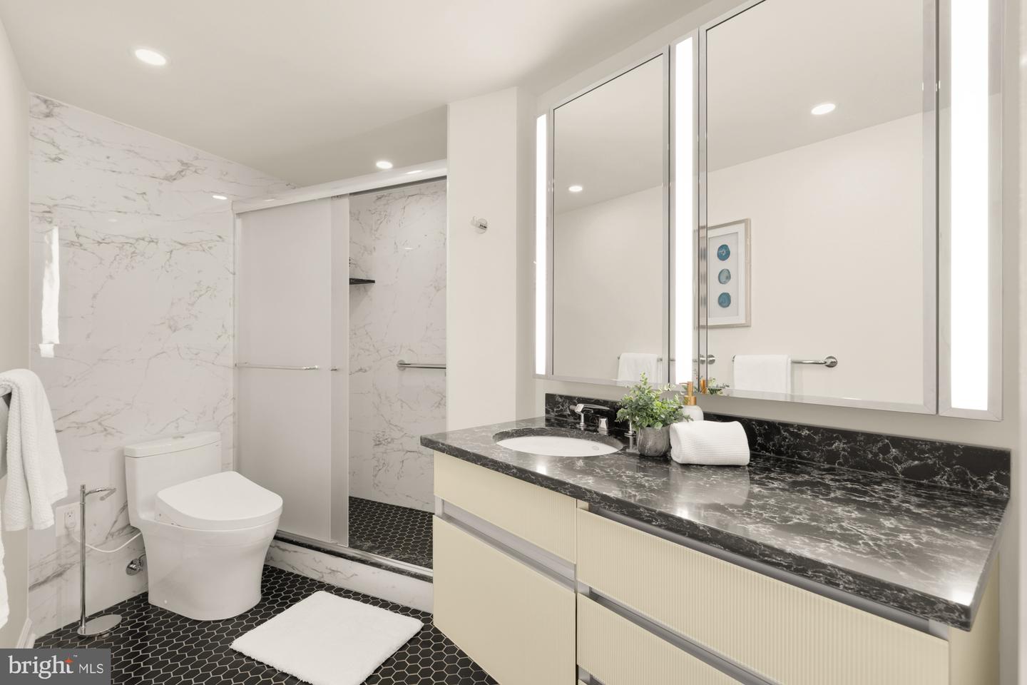 2555 PENNSYLVANIA AVE NW #617 & 618, WASHINGTON, District Of Columbia 20037, 3 Bedrooms Bedrooms, ,3 BathroomsBathrooms,Residential,For sale,2555 PENNSYLVANIA AVE NW #617 & 618,DCDC2194584 MLS # DCDC2194584