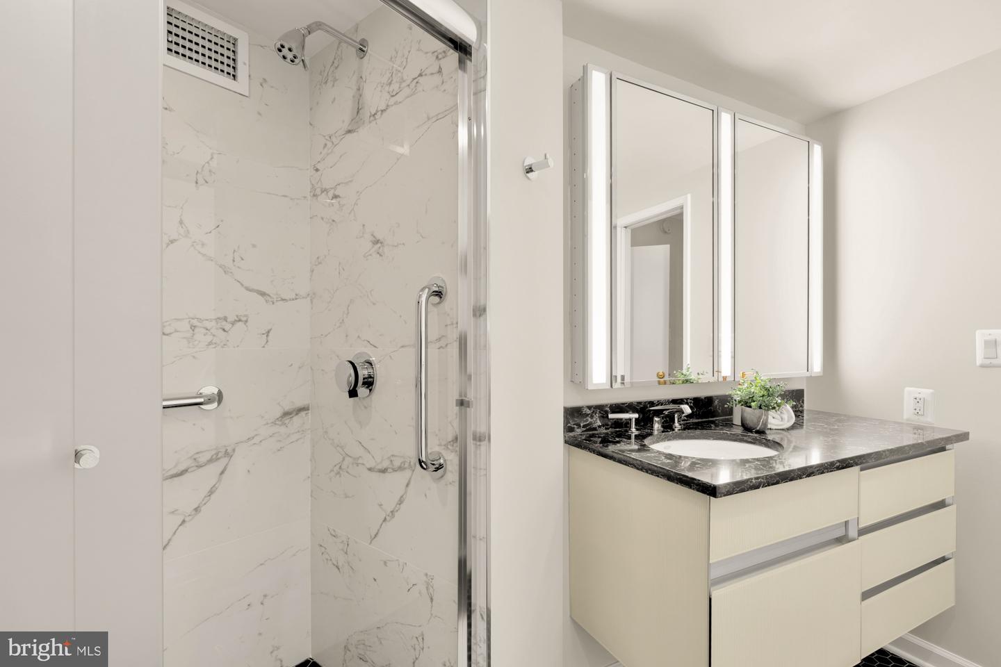 2555 PENNSYLVANIA AVE NW #617 & 618, WASHINGTON, District Of Columbia 20037, 3 Bedrooms Bedrooms, ,3 BathroomsBathrooms,Residential,For sale,2555 PENNSYLVANIA AVE NW #617 & 618,DCDC2194584 MLS # DCDC2194584