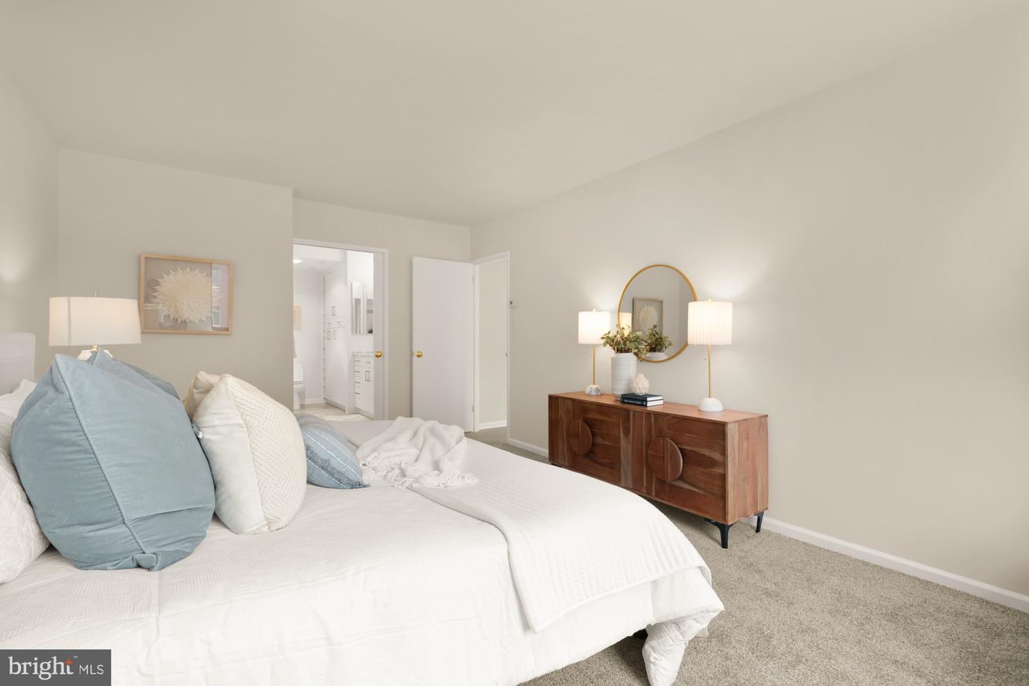 2555 PENNSYLVANIA AVE NW #617 & 618, WASHINGTON, District Of Columbia 20037, 3 Bedrooms Bedrooms, ,3 BathroomsBathrooms,Residential,For sale,2555 PENNSYLVANIA AVE NW #617 & 618,DCDC2194584 MLS # DCDC2194584