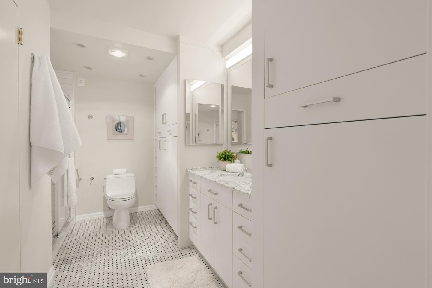 2555 PENNSYLVANIA AVE NW #617 & 618, WASHINGTON, District Of Columbia 20037, 3 Bedrooms Bedrooms, ,3 BathroomsBathrooms,Residential,For sale,2555 PENNSYLVANIA AVE NW #617 & 618,DCDC2194584 MLS # DCDC2194584