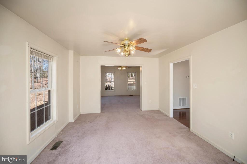 8128 SHIRLEY RD, SPOTSYLVANIA, Virginia 22551, 4 Bedrooms Bedrooms, ,2 BathroomsBathrooms,Residential,8128 SHIRLEY RD,VASP2022986 MLS # VASP2022986