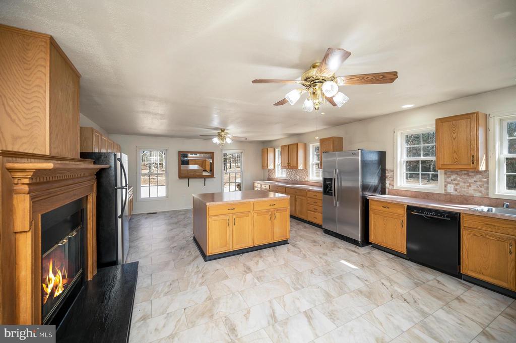 8128 SHIRLEY RD, SPOTSYLVANIA, Virginia 22551, 4 Bedrooms Bedrooms, ,2 BathroomsBathrooms,Residential,8128 SHIRLEY RD,VASP2022986 MLS # VASP2022986