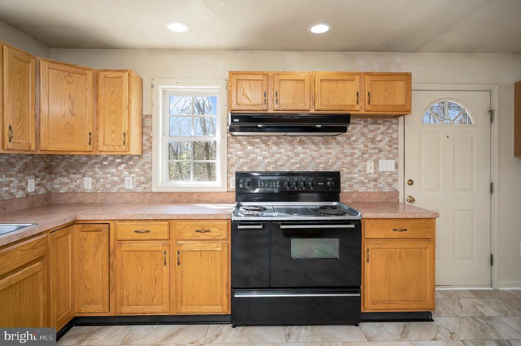 8128 SHIRLEY RD, SPOTSYLVANIA, Virginia 22551, 4 Bedrooms Bedrooms, ,2 BathroomsBathrooms,Residential,8128 SHIRLEY RD,VASP2022986 MLS # VASP2022986