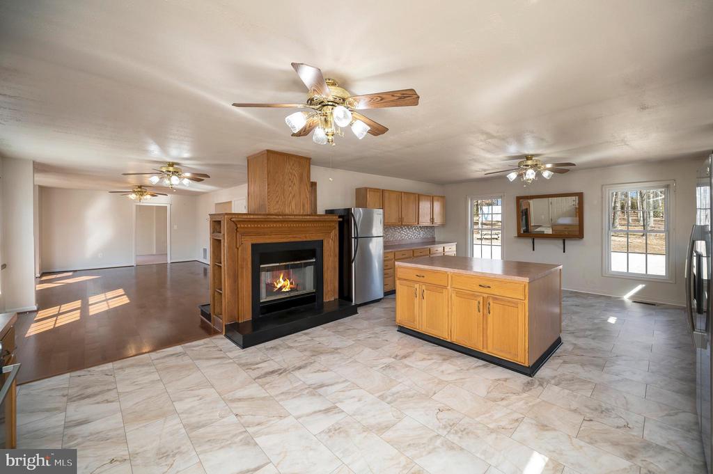 8128 SHIRLEY RD, SPOTSYLVANIA, Virginia 22551, 4 Bedrooms Bedrooms, ,2 BathroomsBathrooms,Residential,8128 SHIRLEY RD,VASP2022986 MLS # VASP2022986