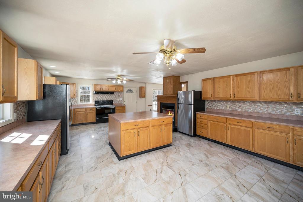 8128 SHIRLEY RD, SPOTSYLVANIA, Virginia 22551, 4 Bedrooms Bedrooms, ,2 BathroomsBathrooms,Residential,8128 SHIRLEY RD,VASP2022986 MLS # VASP2022986