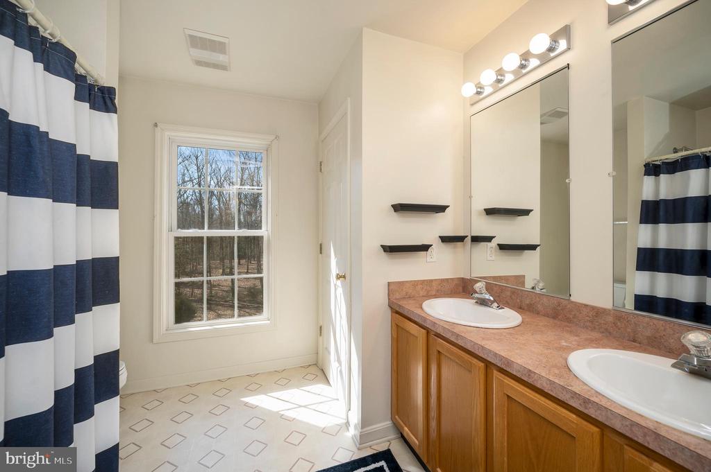 8128 SHIRLEY RD, SPOTSYLVANIA, Virginia 22551, 4 Bedrooms Bedrooms, ,2 BathroomsBathrooms,Residential,8128 SHIRLEY RD,VASP2022986 MLS # VASP2022986