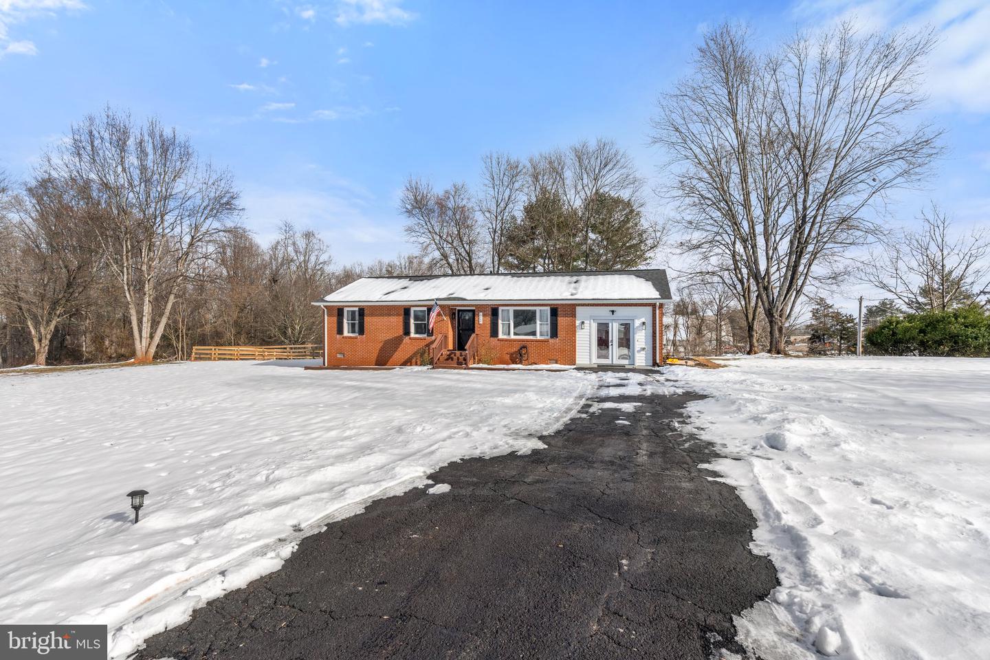 12157 DOGWOOD LANE, CULPEPER, Virginia 22701, 3 Bedrooms Bedrooms, ,2 BathroomsBathrooms,Residential,For sale,12157 DOGWOOD LANE,VACU2009370 MLS # VACU2009370