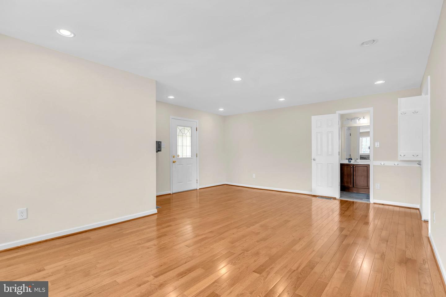 603 N YORK RD, STERLING, Virginia 20164, 3 Bedrooms Bedrooms, ,2 BathroomsBathrooms,Residential,For sale,603 N YORK RD,VALO2089596 MLS # VALO2089596