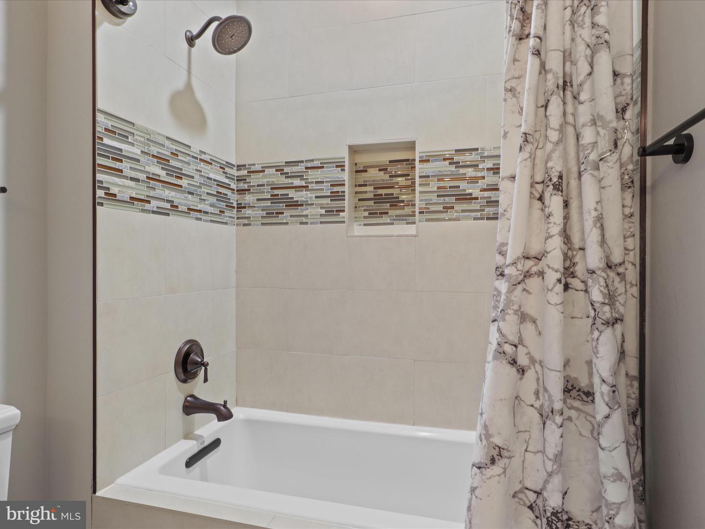 403 COLIN LN NW, VIENNA, Virginia 22180, 5 Bedrooms Bedrooms, ,4 BathroomsBathrooms,Residential,For sale,403 COLIN LN NW,VAFX2226242 MLS # VAFX2226242
