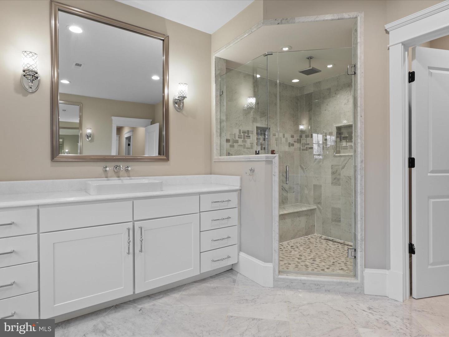 403 COLIN LN NW, VIENNA, Virginia 22180, 5 Bedrooms Bedrooms, ,4 BathroomsBathrooms,Residential,For sale,403 COLIN LN NW,VAFX2226242 MLS # VAFX2226242