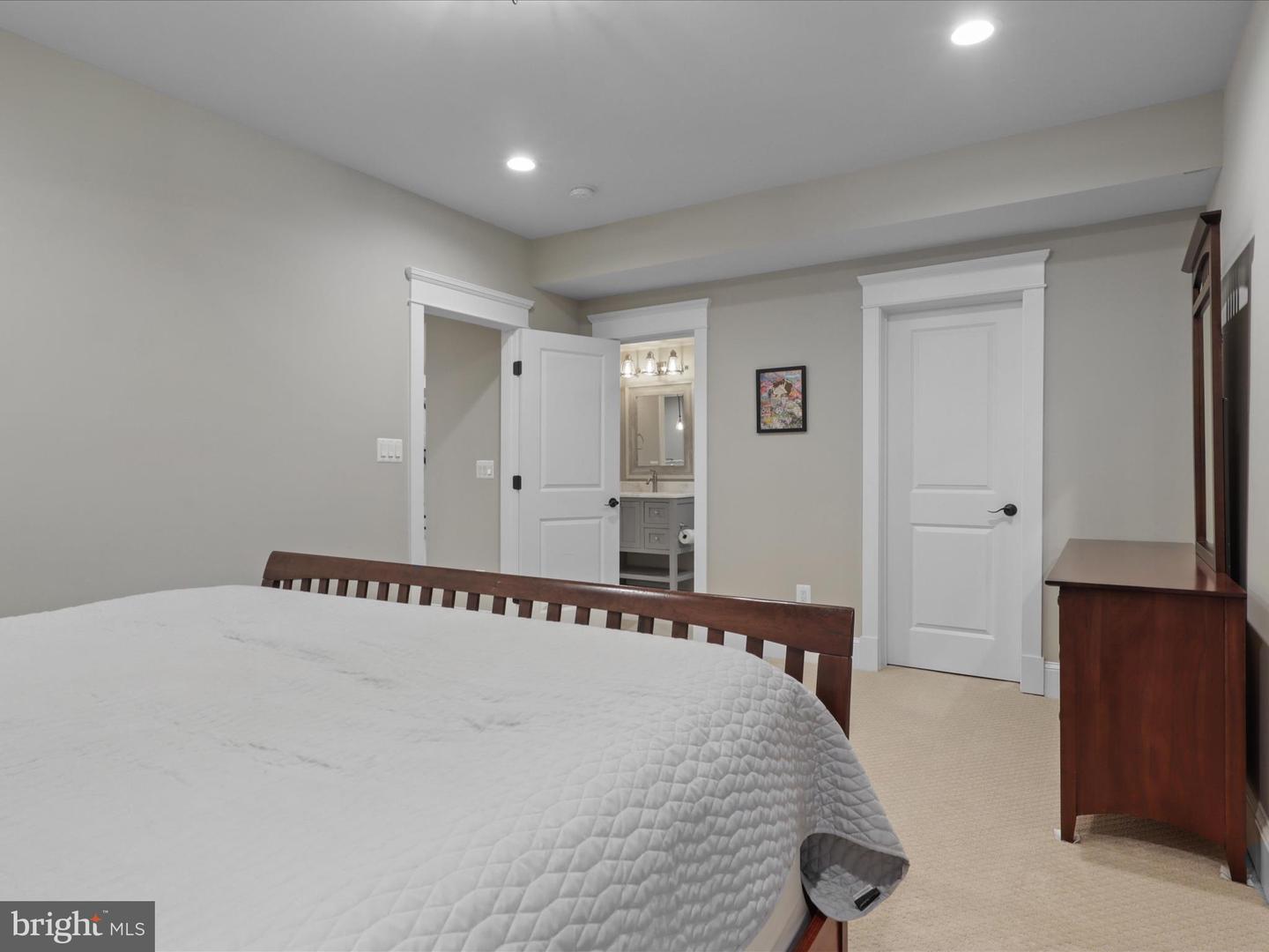 403 COLIN LN NW, VIENNA, Virginia 22180, 5 Bedrooms Bedrooms, ,4 BathroomsBathrooms,Residential,For sale,403 COLIN LN NW,VAFX2226242 MLS # VAFX2226242
