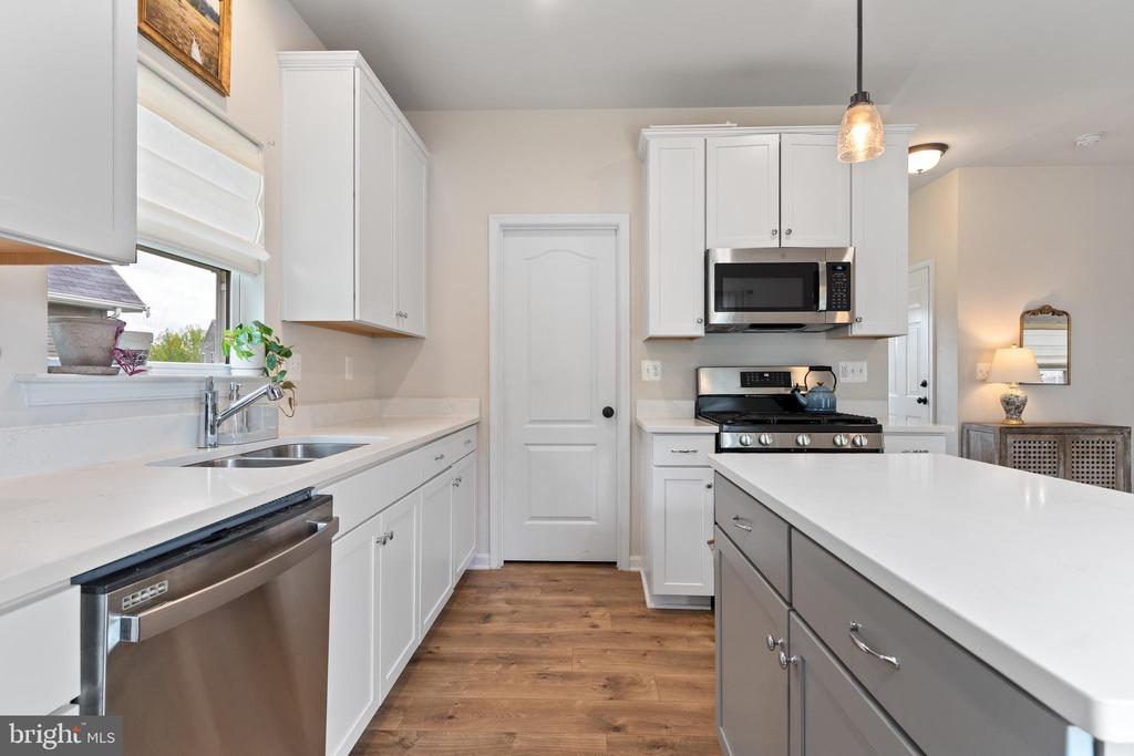 9305 CEDAR FOREST DR, FREDERICKSBURG, Virginia 22408, 4 Bedrooms Bedrooms, ,3 BathroomsBathrooms,Residential,9305 CEDAR FOREST DR,VASP2033104 MLS # VASP2033104